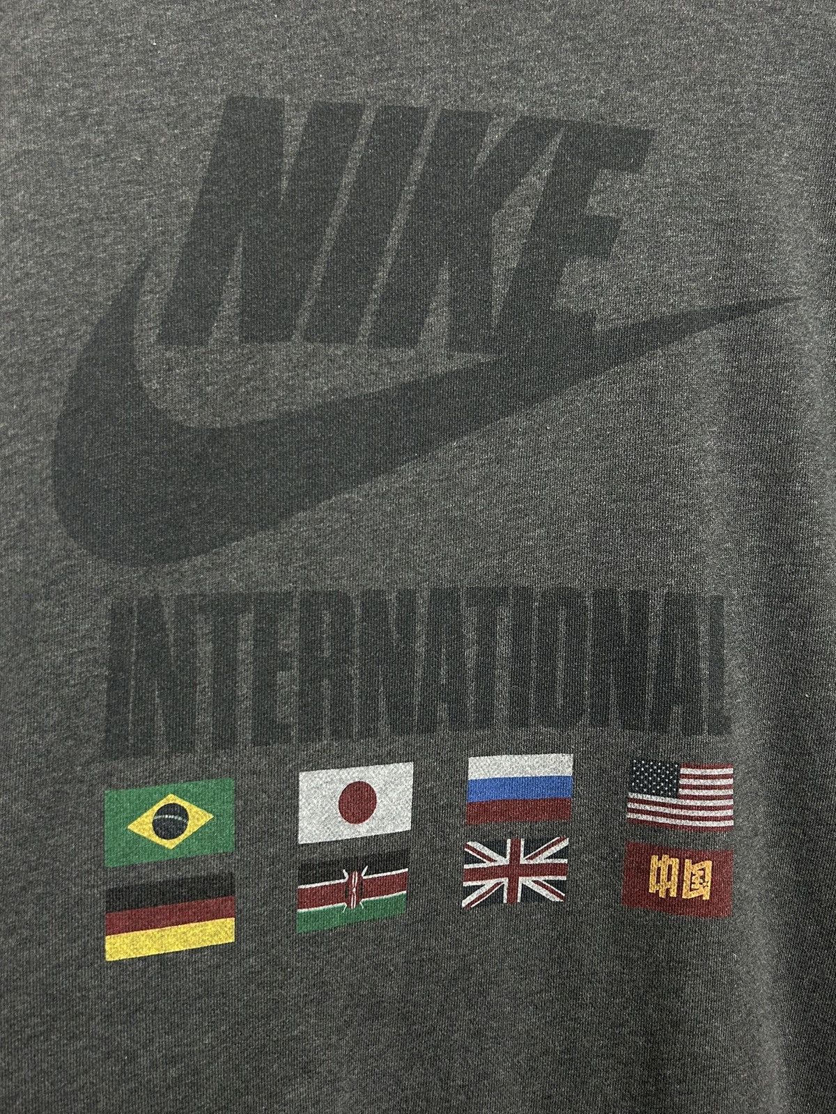 Nike Nike Track & Field International Flags Sweatshirt Crewneck Size US L / EU 52-54 / 3 - 2 Thumbnail