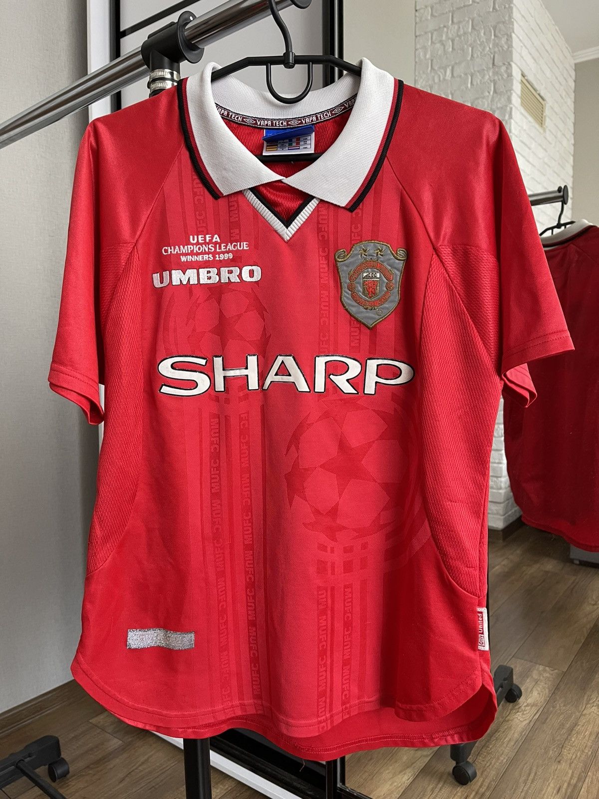 Umbro 1999/2000 Umbro Manchester United Vintage Soccer Jersey Tee Size US S / EU 44-46 / 1 - 3 Thumbnail