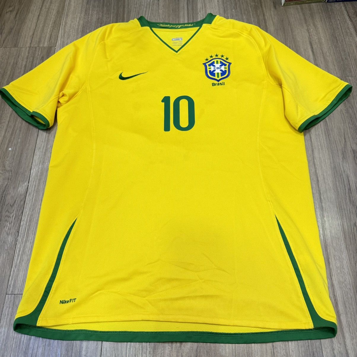 Brazil 08/09 home shirt #10 Ronaldinho
