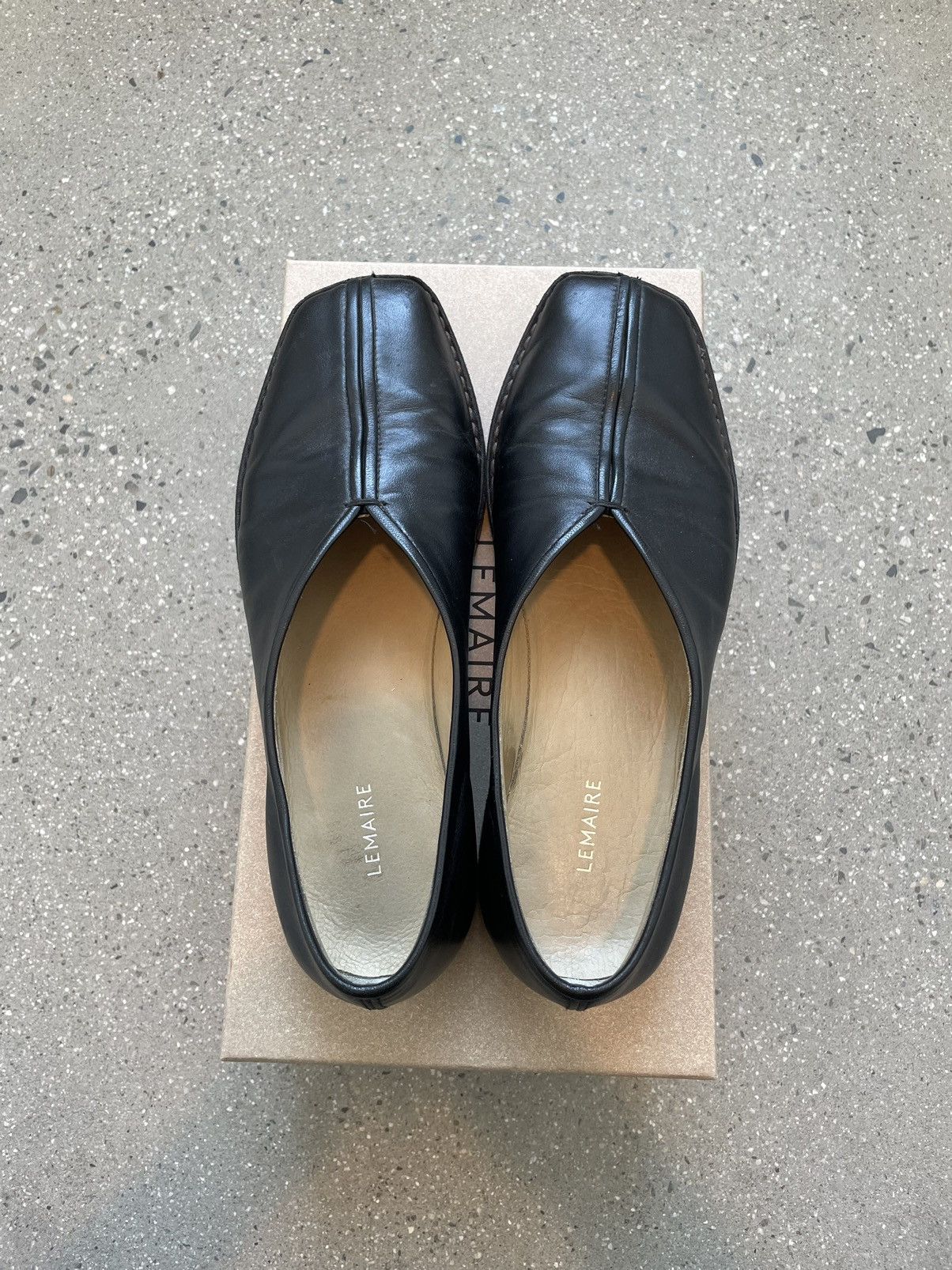 LEMAIRE CHINESE PIPED SLIPPERS 42 ルメール Lemaire Flat Piped Slippers W Black – Neighbour