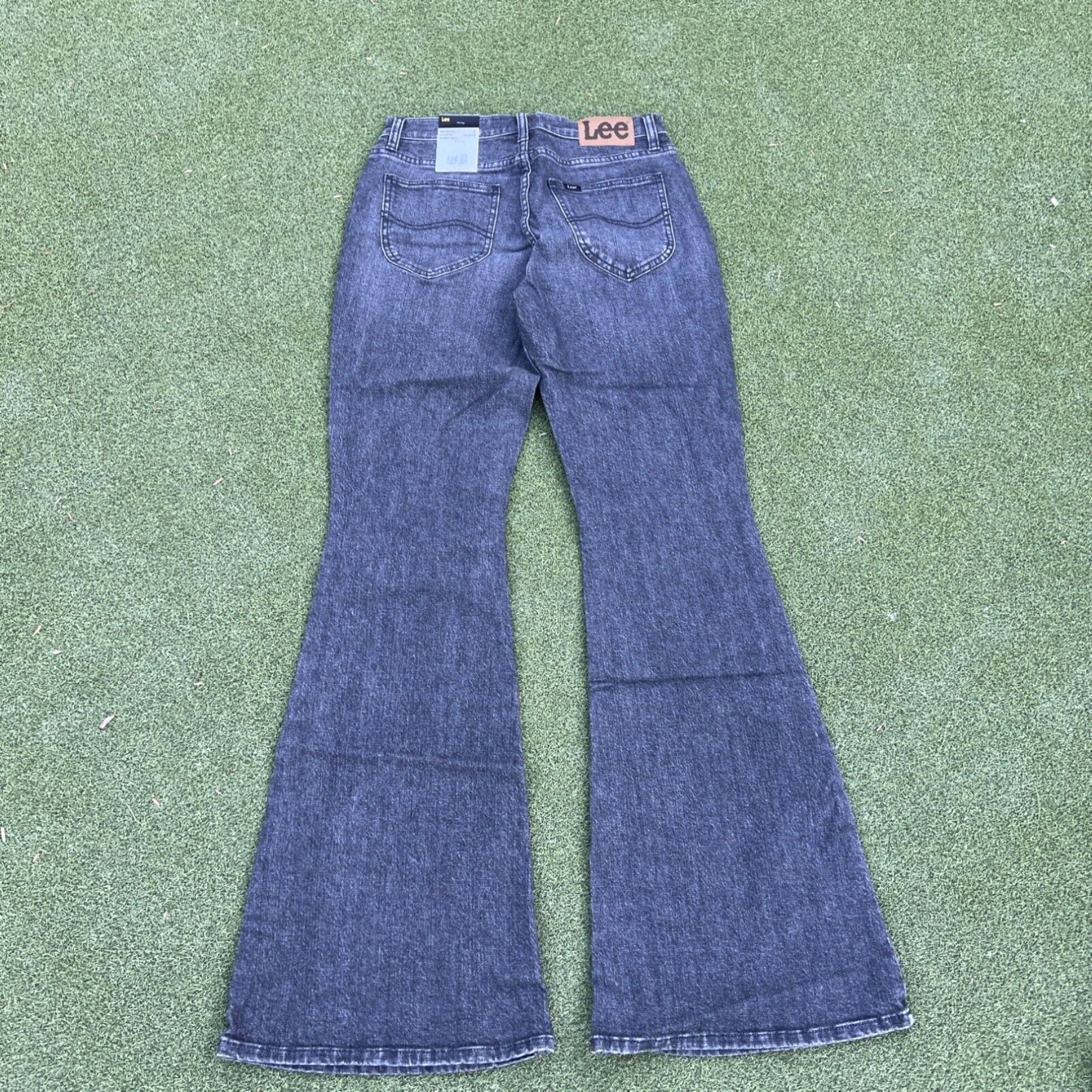 Lee New LEE Womens Flared Jeans Size 6 Medium Wash Cotton Spandex Blend Black Size 28" / US 6 / IT 42 - 1 Thumbnail