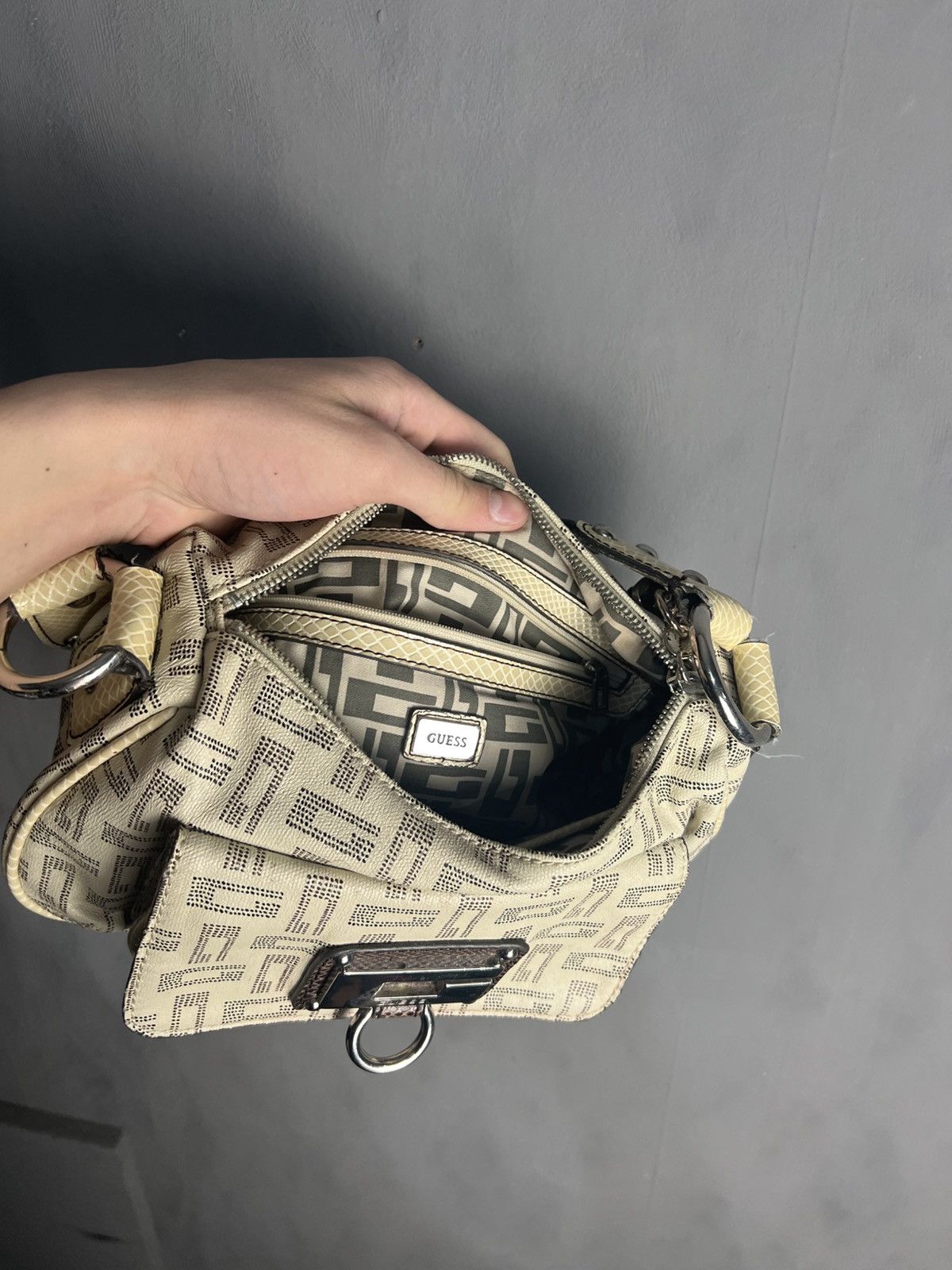 Guess Guess bag y2k vintage Size ONE SIZE - 7 Thumbnail