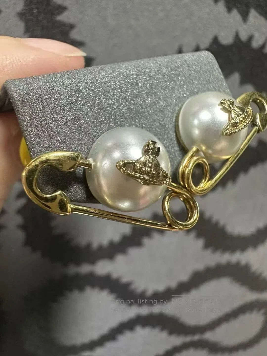 Vivienne Westwood Vivienne Westwood Saturn Pearl Earrings. Size ONE SIZE - 3 Thumbnail