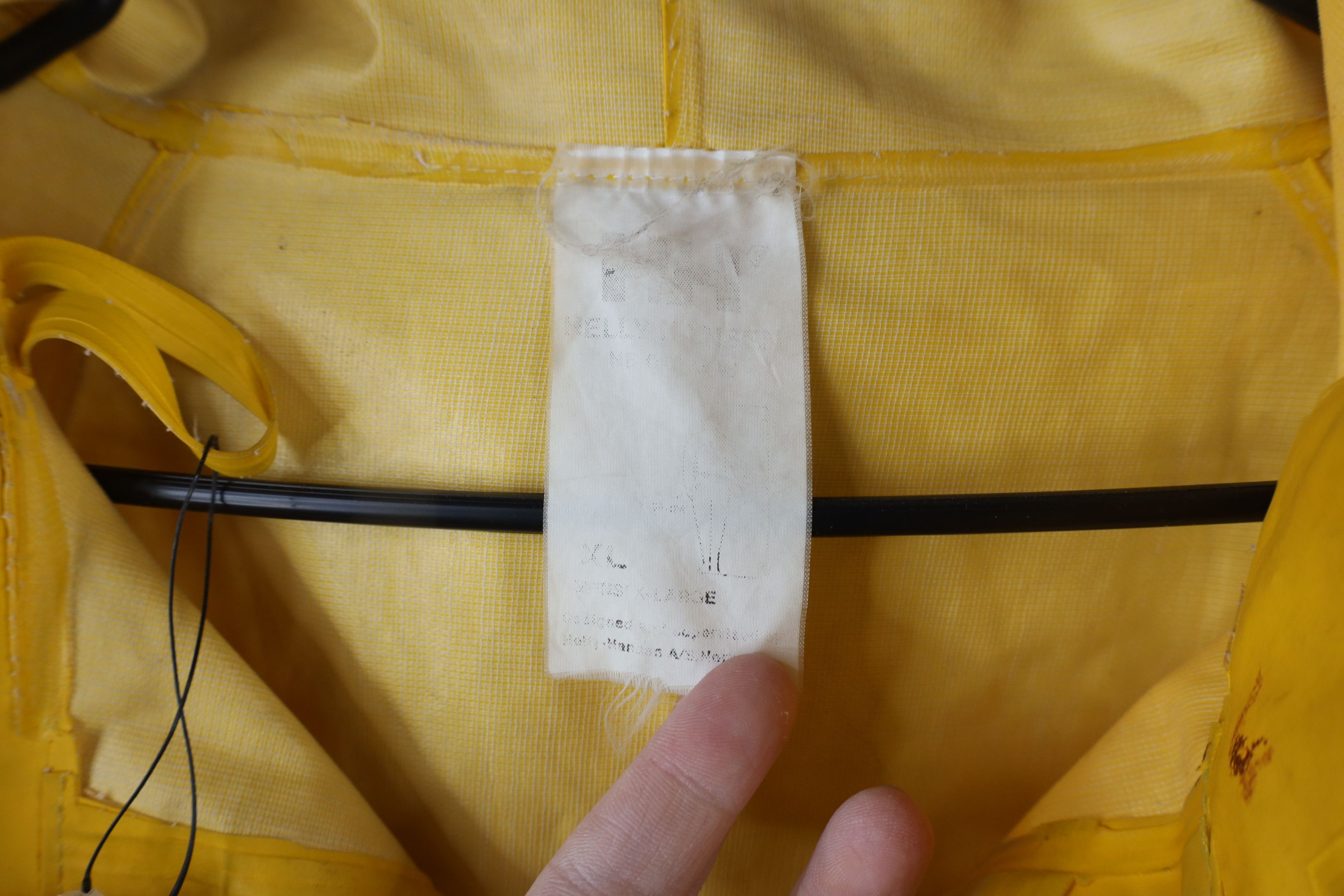 Helly Hansen × Vintage Vintage 90s Helly Hansen Out Waterproof Hooded Rain Jacket Size US XL / EU 56 / 4 - 11 Thumbnail