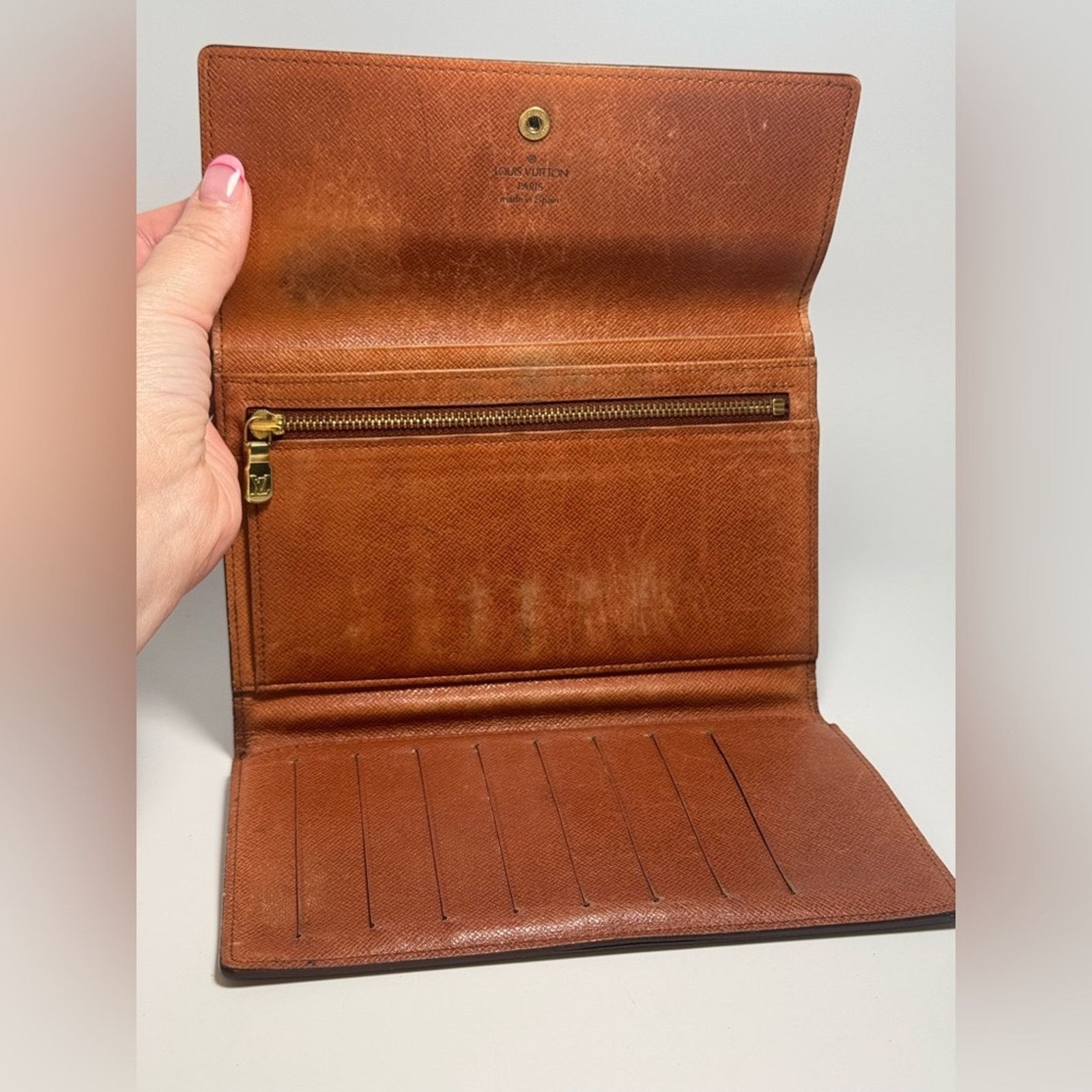 Louis Vuitton Louis Vuitton Trifold Pochette Passport Holder Wallet Size ONE SIZE - 9 Thumbnail