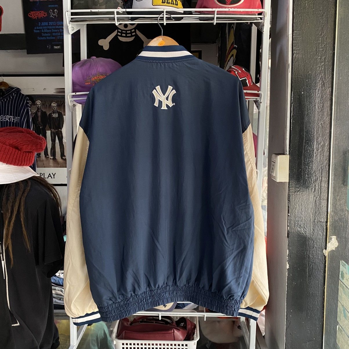 New York Yankees Vintage New York Yankees By Pro Player Foot Locker Varsity Size US L / EU 52-54 / 3 - 2 Thumbnail