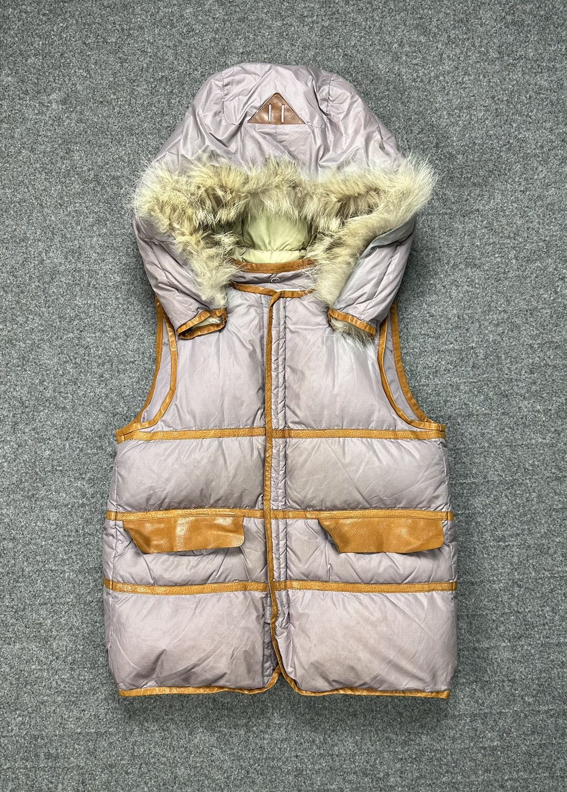 image of Jun Takahashi x Undercover “Avakareta Life” Aw2010 Coyote Fur Deer Skin Vest in Light Purple (Size 