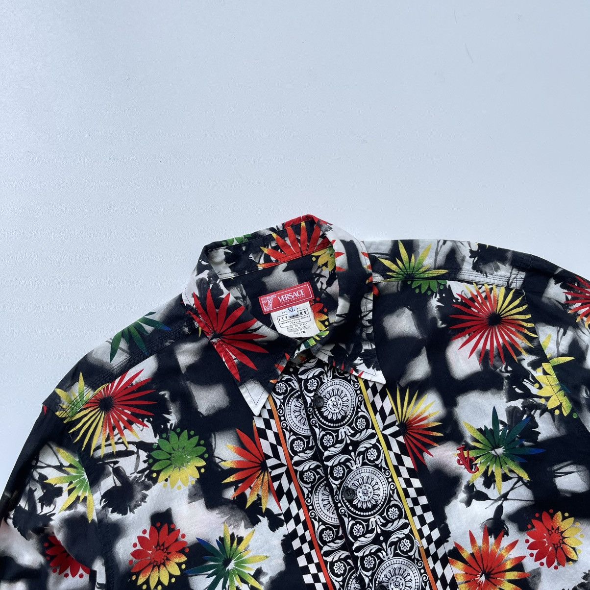 Versace Jeans Couture Versace Jeans Couture 90’s Flowers Printed Button Ups Shirt Size US XL / EU 56 / 4 - 2 Thumbnail