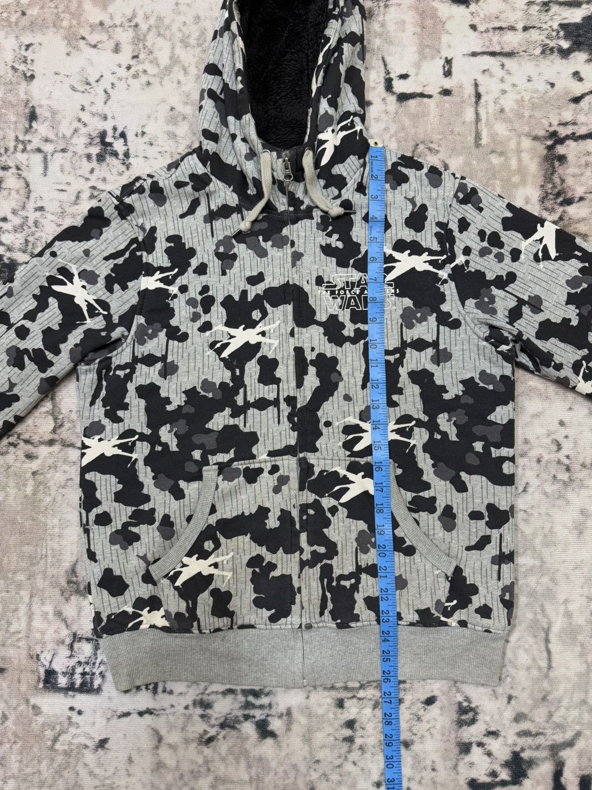 Star Wars × Uniqlo Uniqlo Star Wars The Force Awake Sheerpa ZipUp Sweater Hodie Size US M / EU 48-50 / 2 - 19 Thumbnail