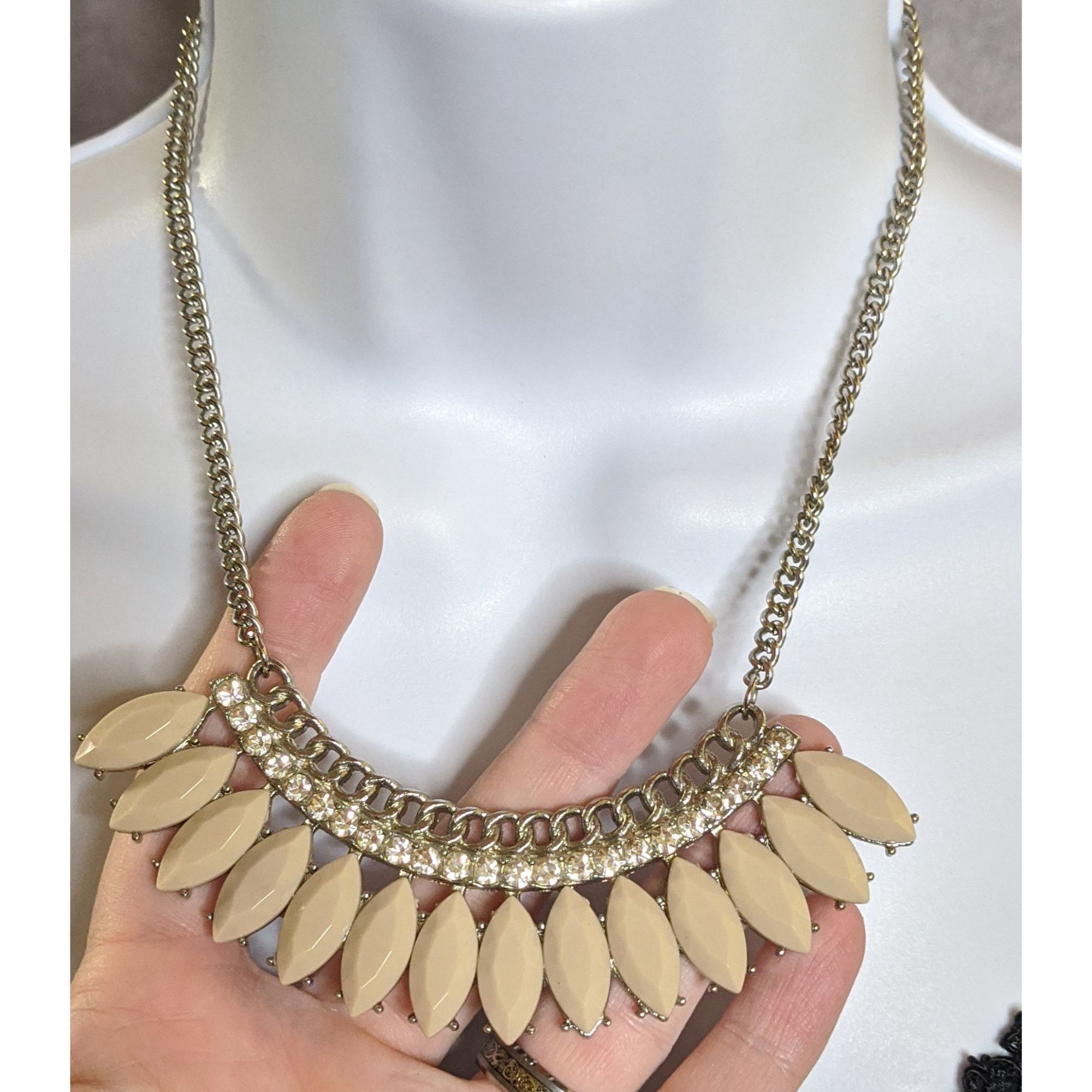 Other Elegant Silver Tone Statement Necklace With Cream Marquise A Size ONE SIZE - 2 Thumbnail