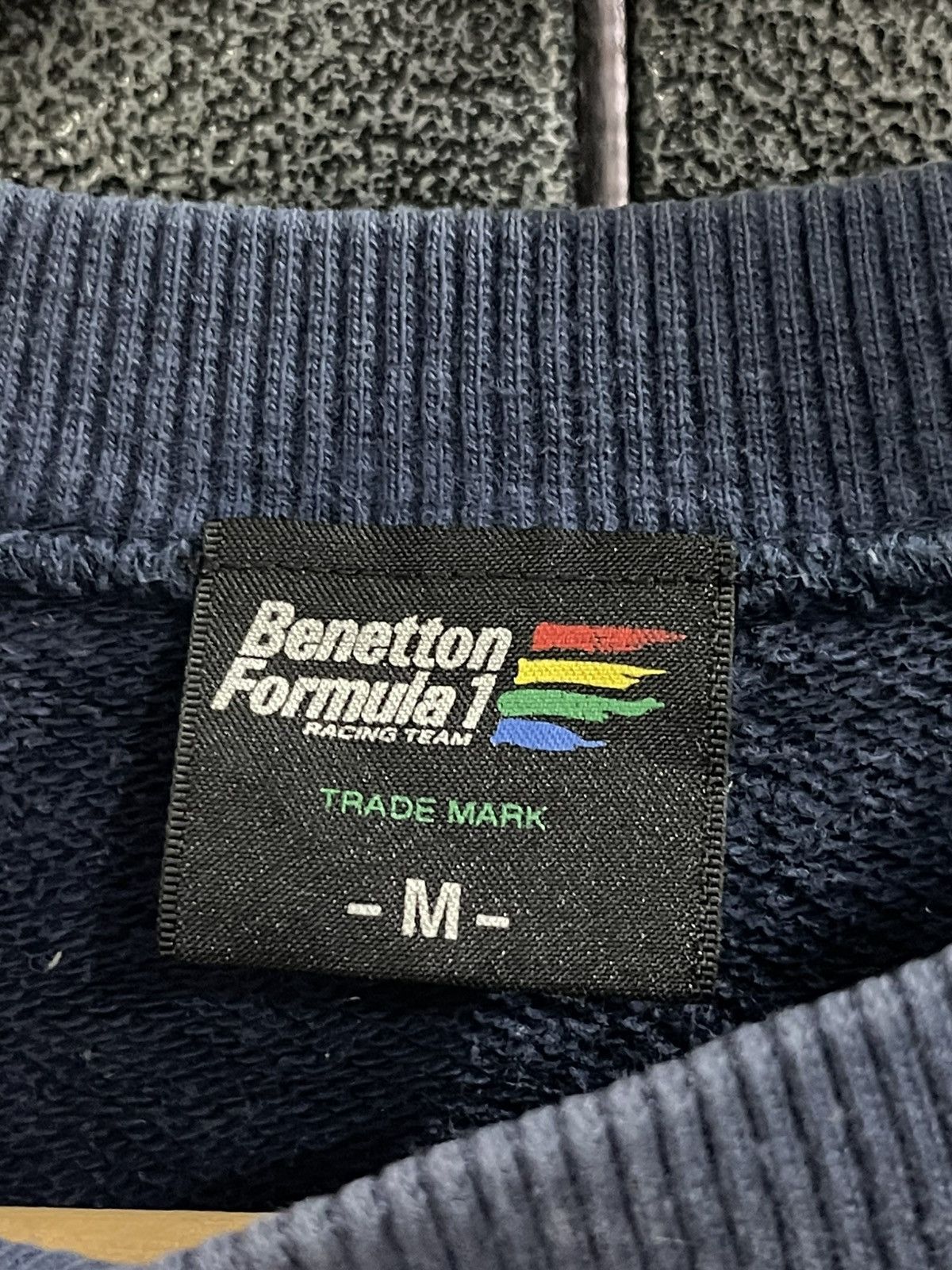 Benetton Vintage Benetton Formula 1 Racing Team Distressed Sweatshirt Size US L / EU 52-54 / 3 - 11 Thumbnail