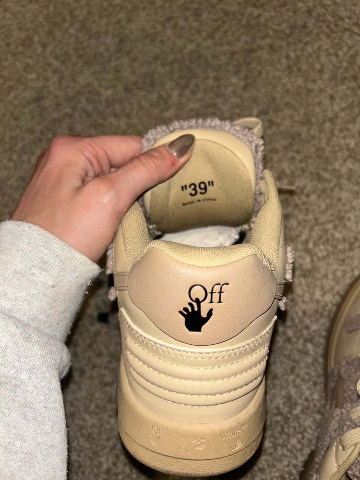 Off-White RARE Women’s out of office fur sneaker Size US 8.5 / IT 38.5 - 4 Thumbnail