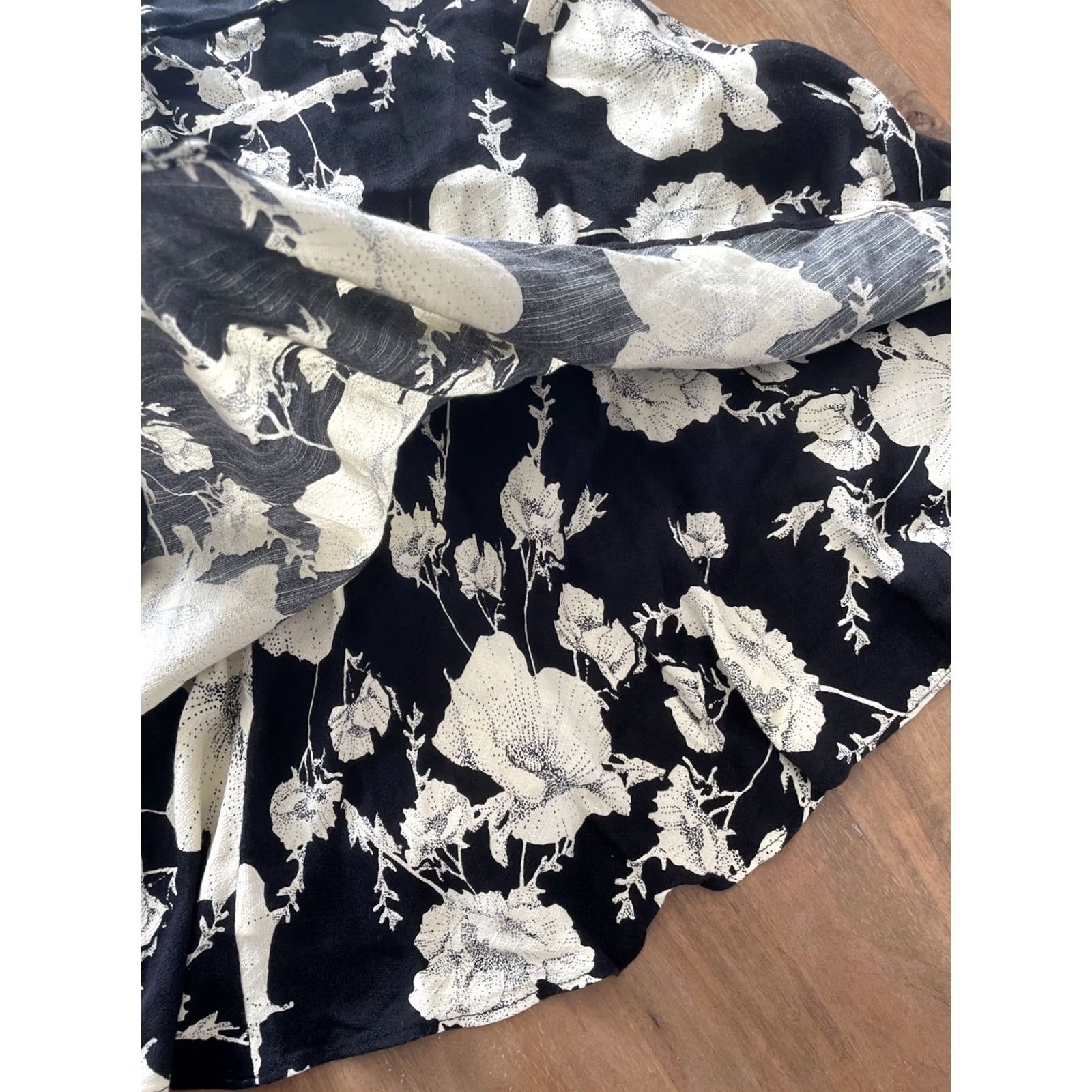 Free People Free People Dress Mini Wrap XS Floral V-Neck Belted Short Sleeve Size XS / US 0-2 / IT 36-38 - 5 Thumbnail