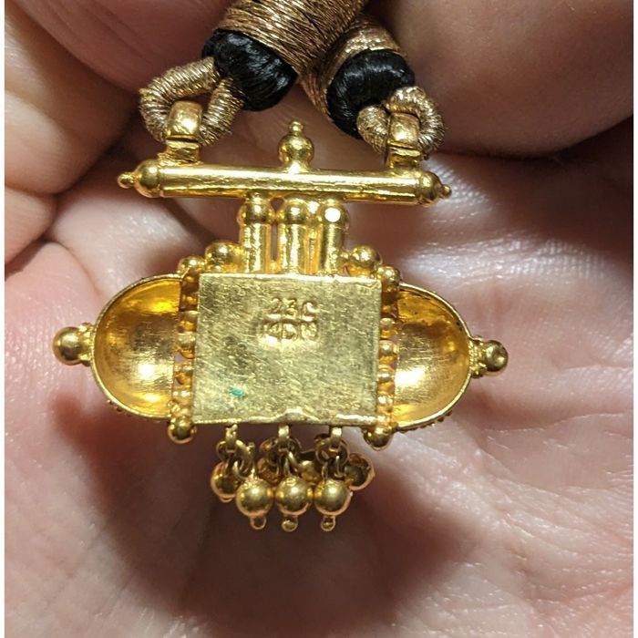other-vintage-23c-gold-and-black-indian-pendant-necklace-grailed