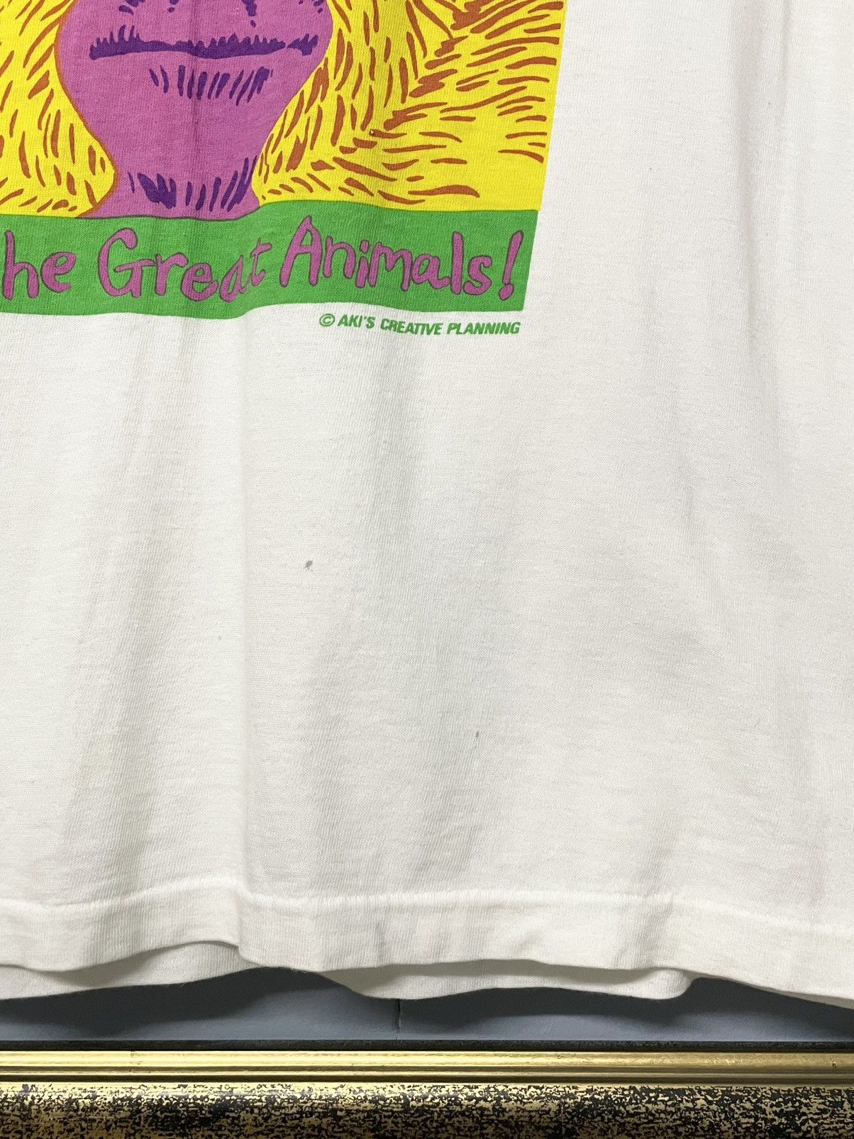 Japanese Brand Vintage 1990s ‘Gorrila’ Save The Great Animals Photo Tshirt Size US M / EU 48-50 / 2 - 6 Thumbnail