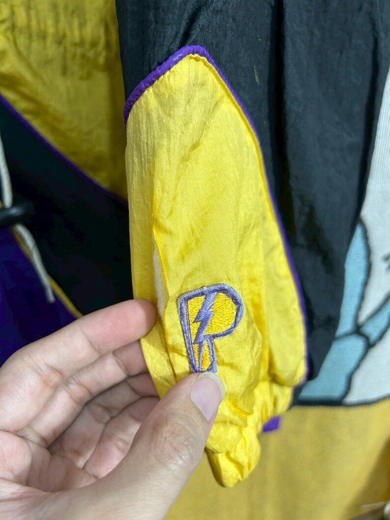 NBA Vintage 90s Los Angeles Lakers Jacket size L Size US L / EU 52-54 / 3 - 6 Thumbnail