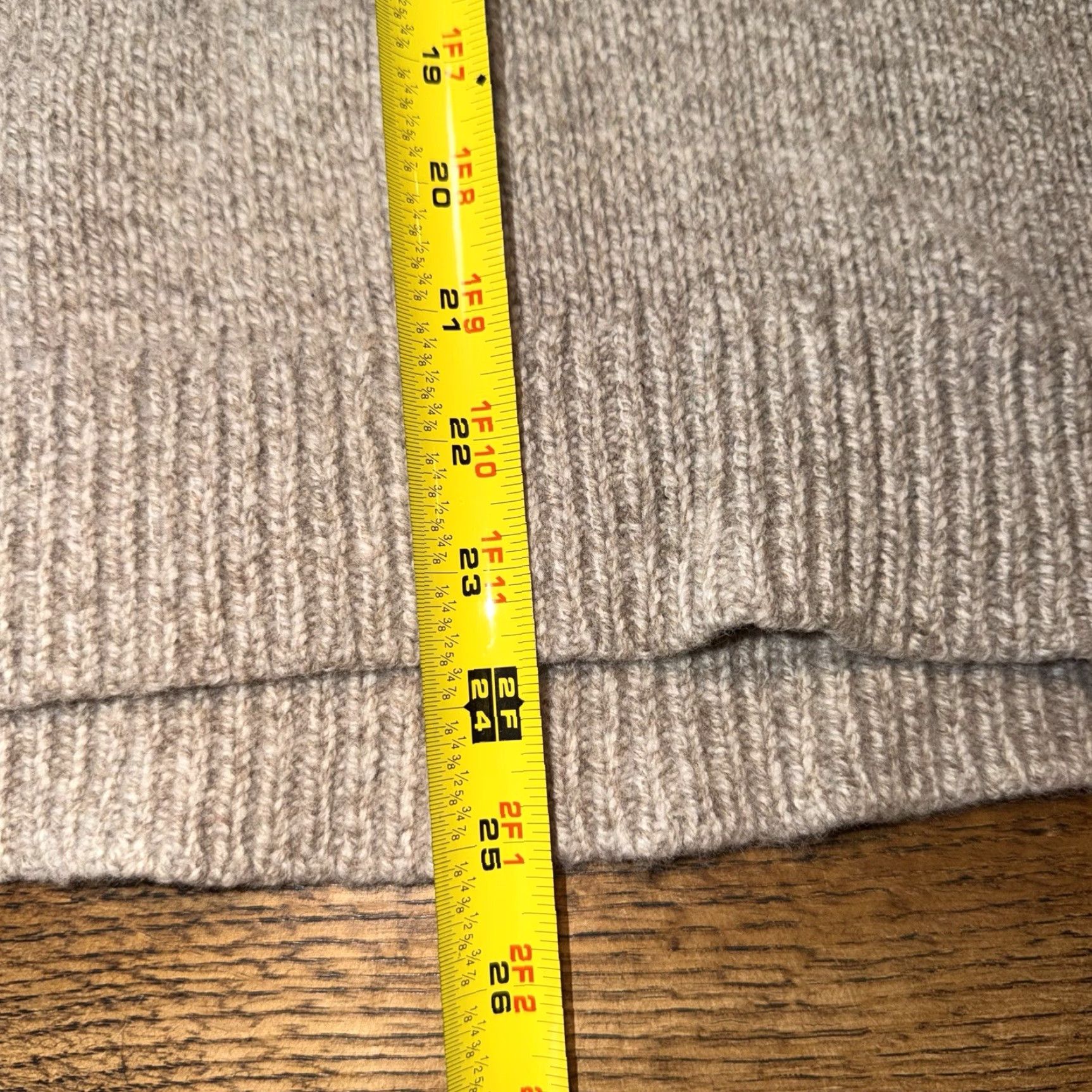 Vintage VINTAGE LL Bean Classic Lambs Wool Henley Sweater Men’s Medium Regular Knit READ (Hole in arm) Size US L / EU 52-54 / 3 - 7 Thumbnail