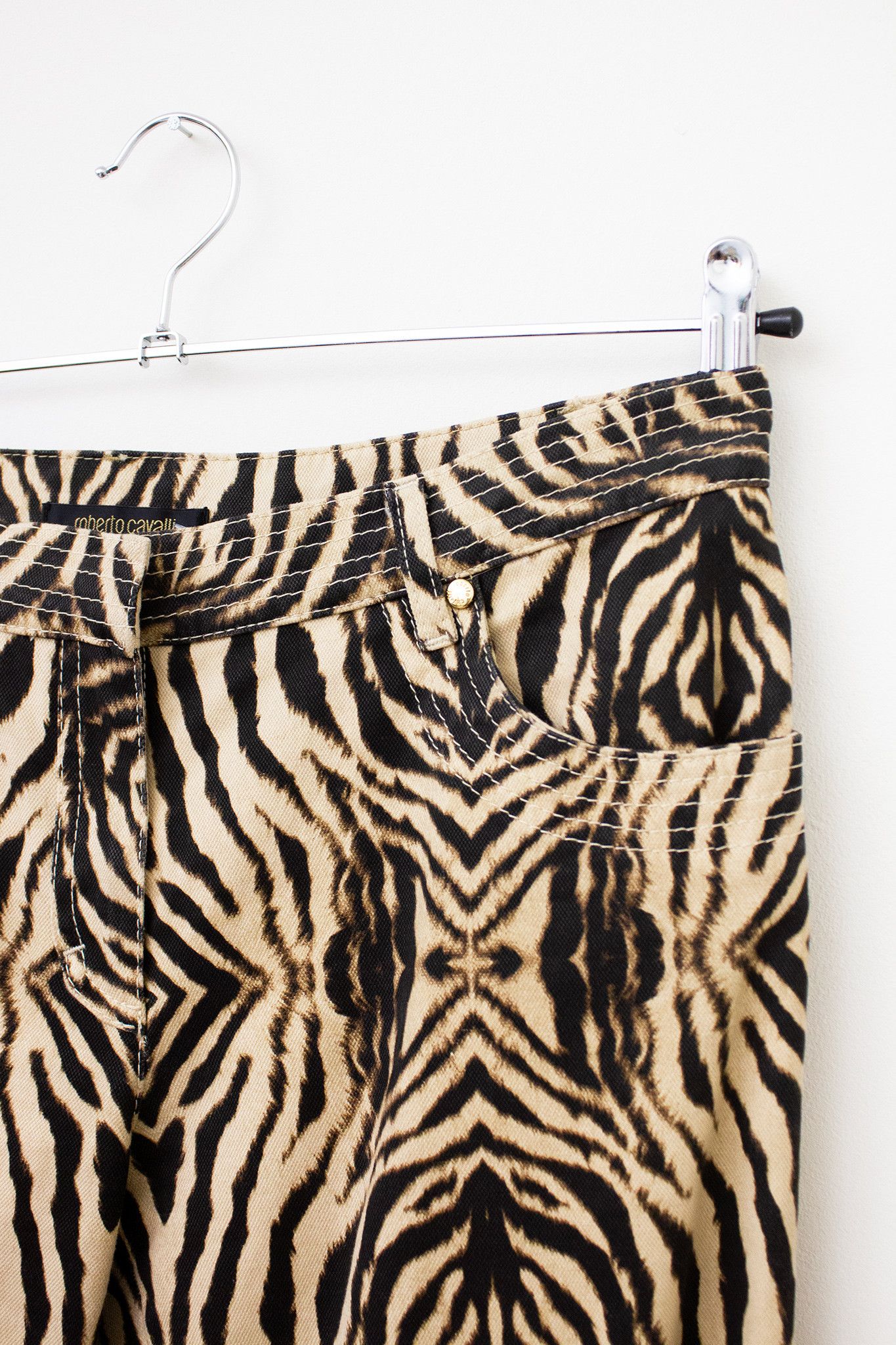 Roberto Cavalli Roberto Cavalli leopard print capri trousers Size 30" / US 8 / IT 44 - 8 Thumbnail