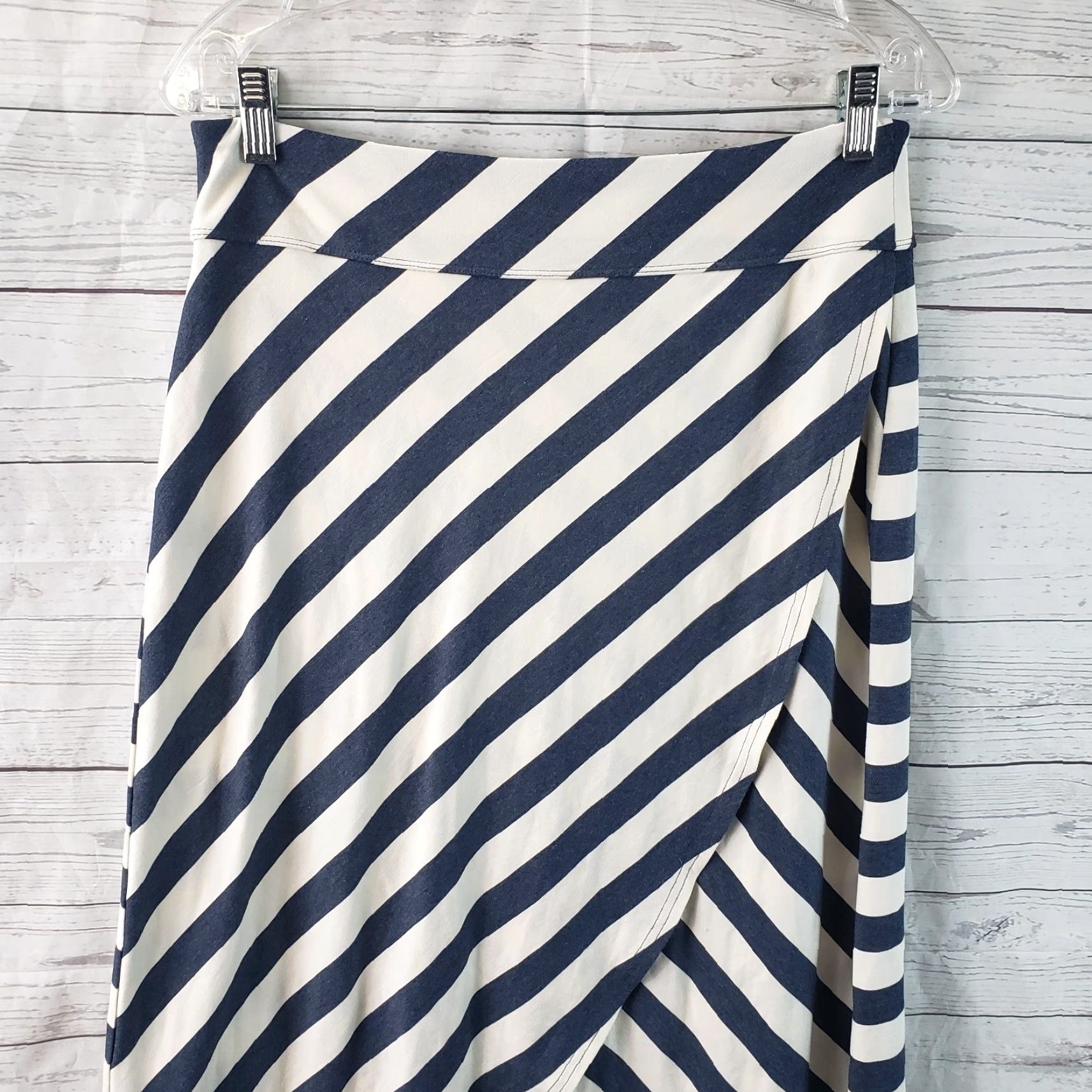 Athleta Athleta Womens Ribbon Stripe Tulip Midi Skirt sz Small Blue Pull On Size 28" / US 6 / IT 42 - 2 Thumbnail