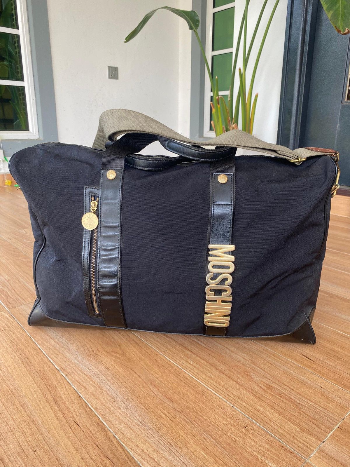 Moschino Authentic Vintage Moschino Travel Bag Size ONE SIZE - 1 Thumbnail