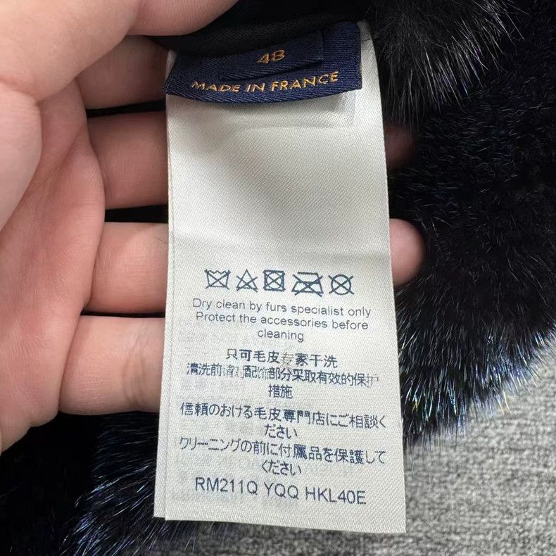 Louis Vuitton louis vuitton Dark stripe presbyopic mink jacket 2501-Next Size US M / EU 48-50 / 2 - 7 Thumbnail