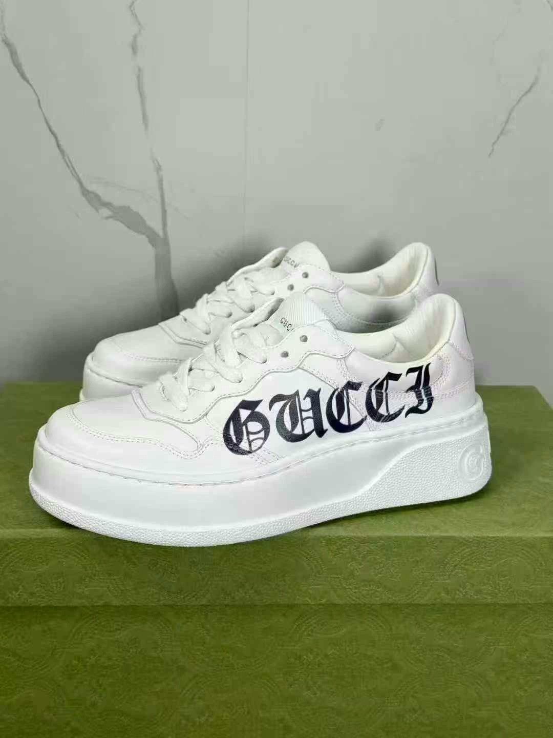 Gucci gucci white sneakers with logo print Size US 5 / IT 35 - 1 Thumbnail