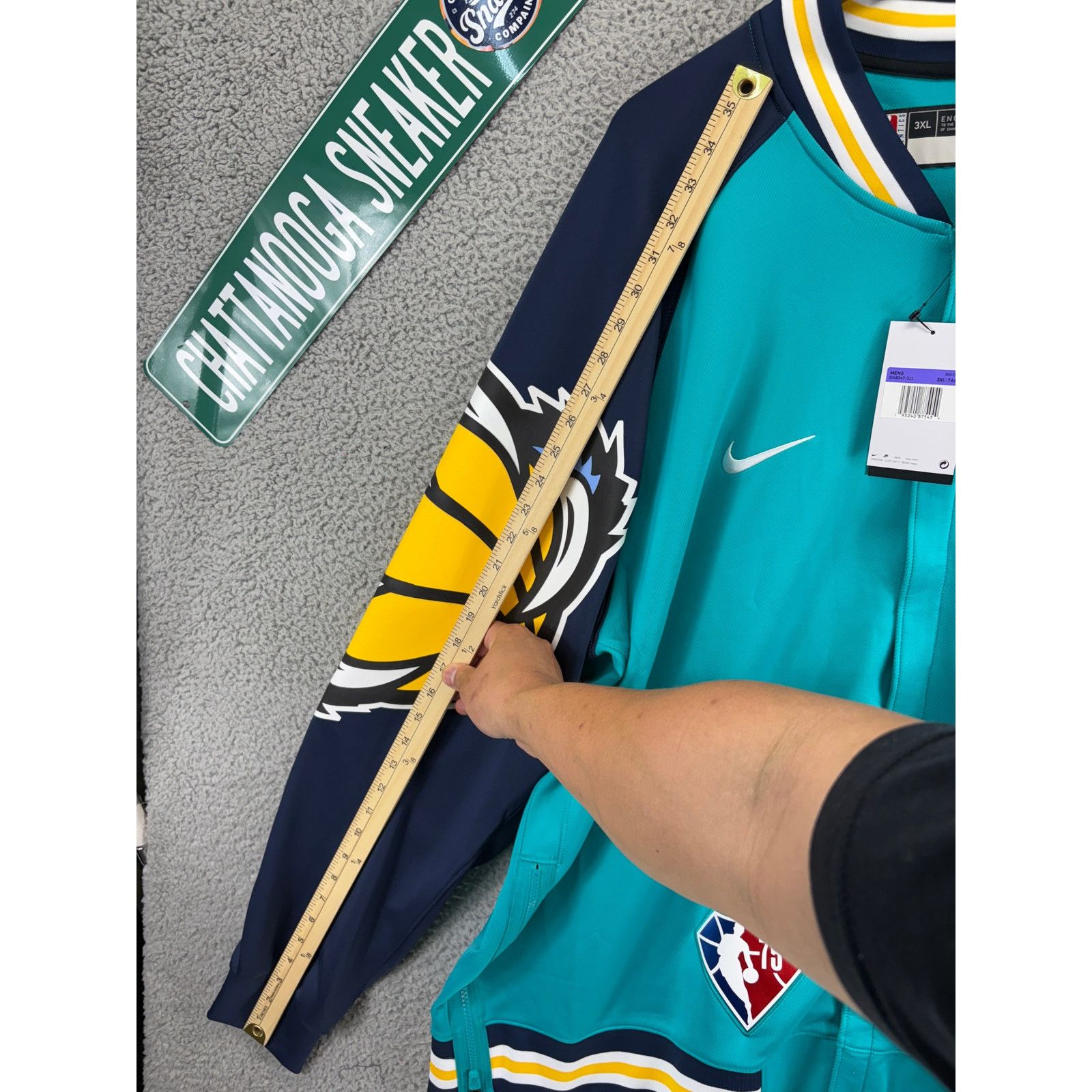 Nike Nike Memphis Grizzlies NBA Basketball Jacket Mens 3XL TALL Size US XXL / EU 58 / 5 - 3 Thumbnail