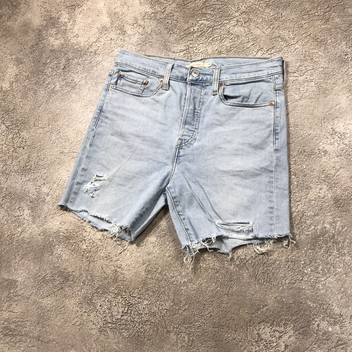 Vintage Vintage Levis Distressed Cutoff Shorts Y2K Skate Wide Leg 30 Size 30" / US 8 / IT 44 - 2 Thumbnail