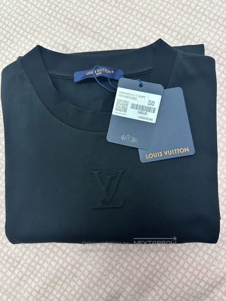 Louis Vuitton Louis Vuitton Black short sleeves Size US S / EU 44-46 / 1 - 7 Thumbnail