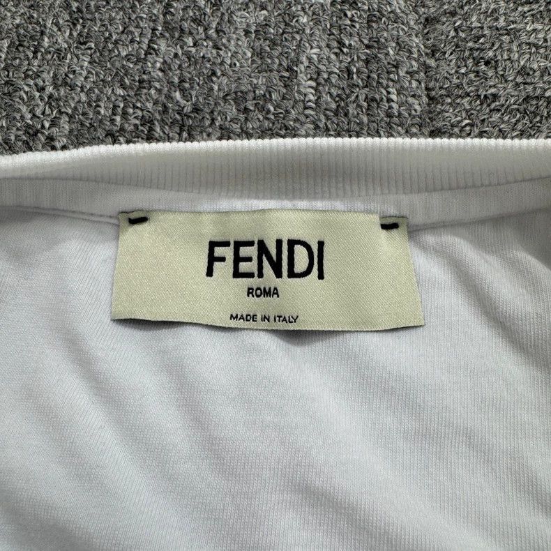 Fendi Fendi Pocket Short Sleeve TShirt Size US L / EU 52-54 / 3 - 5 Thumbnail