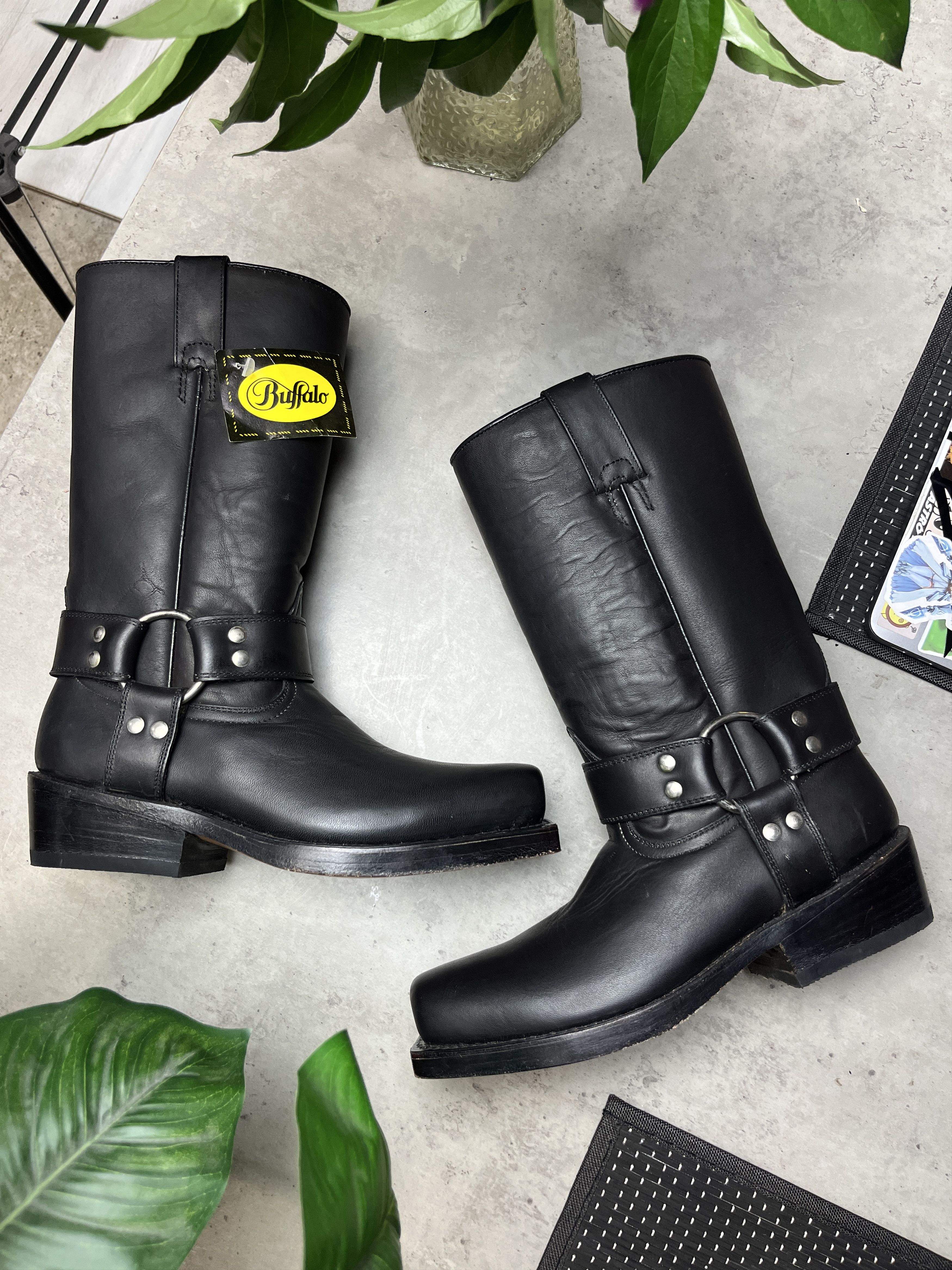 Buffalo London 1990s BUFFALO BLACK LEATHER HARNESS BIKER BOOTS - 5109 Size US 6 / EU 39 - 8 Thumbnail