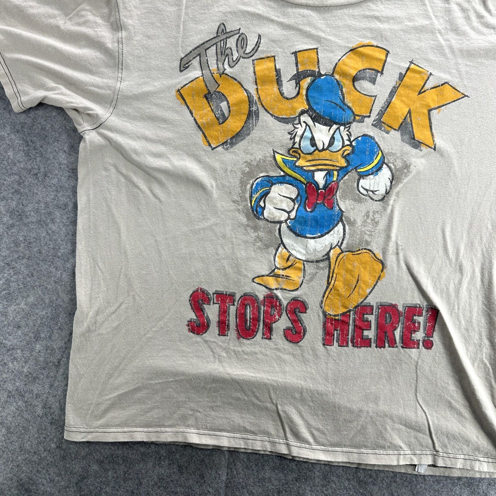 Disney VINTAGE Disney Donald Duck T-Shirt Mens XL Gray Cartoon Graphic Tee Short Sleeve Comic Classic Disney NYC Size US XL / EU 56 / 4 - 4 Thumbnail