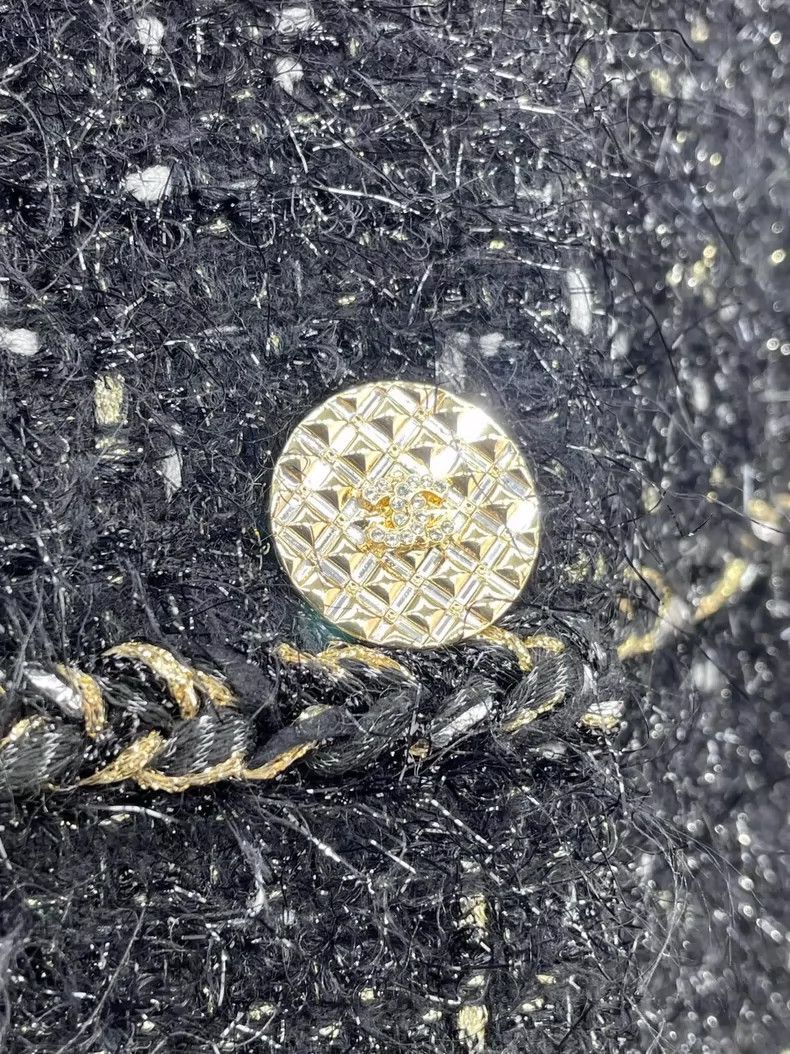 Chanel Chanel 22A high-end handicraft workshop gold and silver sil Size S / US 4 / IT 40 - 4 Thumbnail