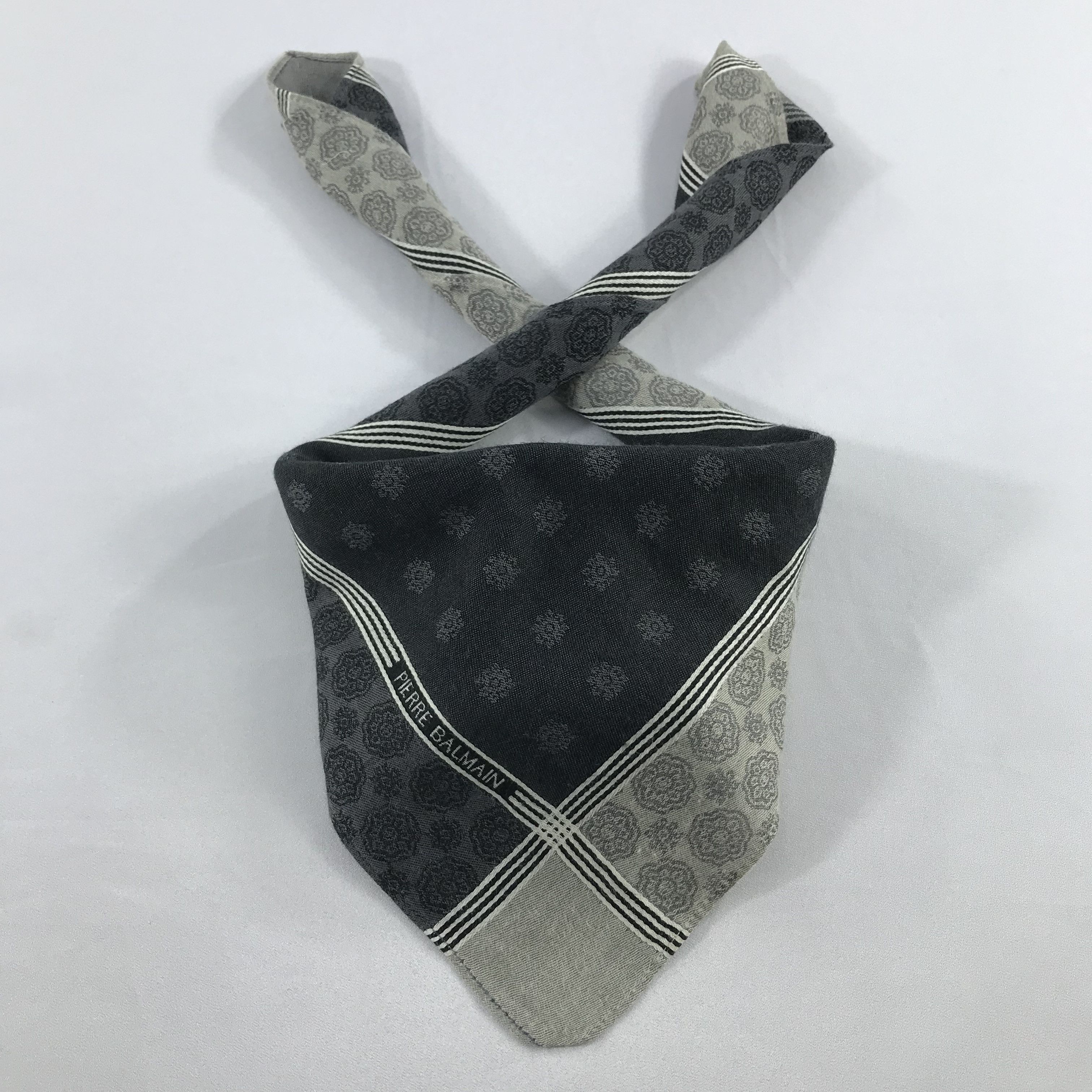 Pierre Balmain × Vintage Pierre Balmain Bandana / Handkerchief / Neckerchief -S2223 Size ONE SIZE - 3 Thumbnail