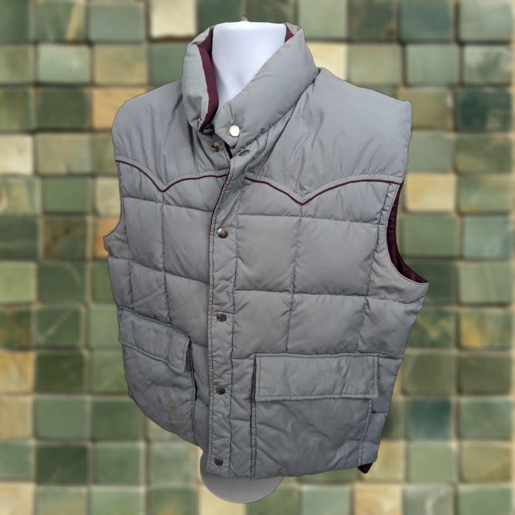 YOKE VINTAGE Goose Down Yoke Stripe Puffer Vest Jacket Coat Men L Gray 70s 80s Ski Travel Casual Workwear Zipped Pockets Full Zip Snaps Logo Yokes Size US L / EU 52-54 / 3 - 1 Thumbnail