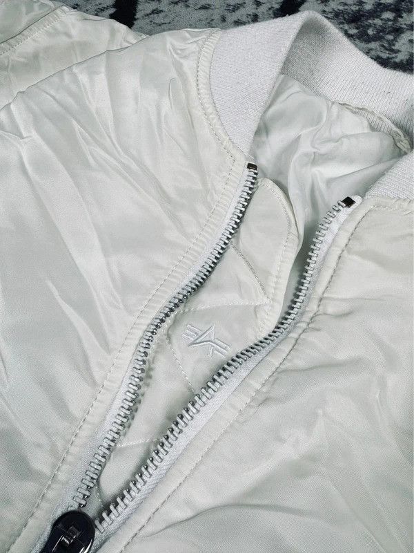 Alpha Industries Reversible Winter Bomber Jacket White S Logo Size US S / EU 44-46 / 1 - 8 Thumbnail
