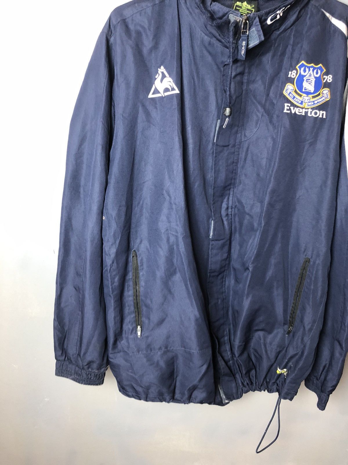 Vintage Men’s vintage soccer jacket Umbro Manchester Sity size L Size US M / EU 48-50 / 2 - 2 Thumbnail