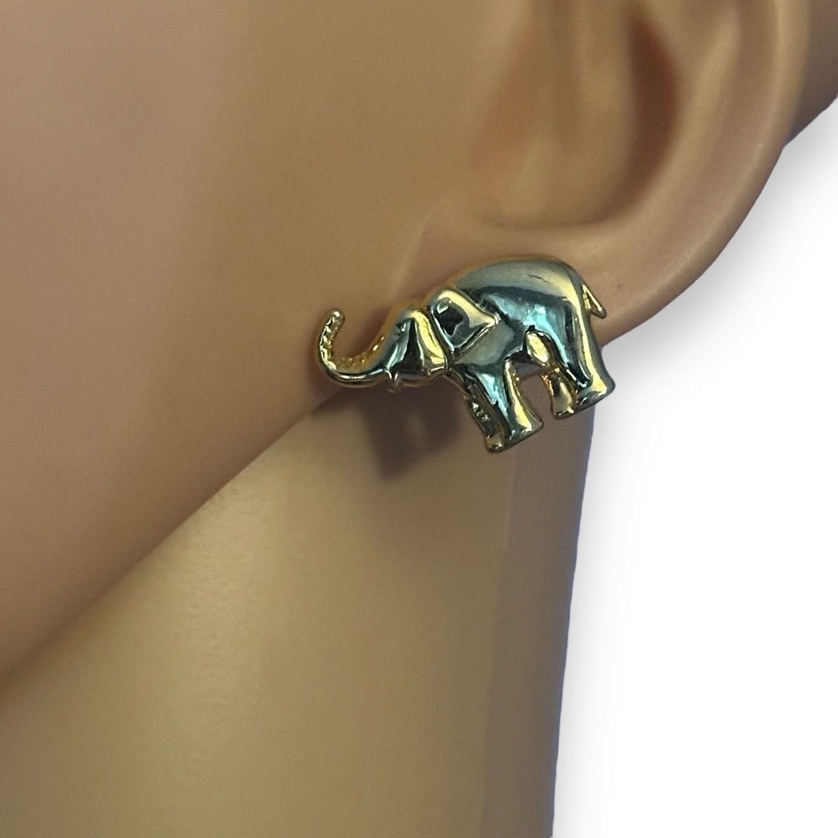 Other Gold tone lucky elephant post earrings Size ONE SIZE - 3 Thumbnail