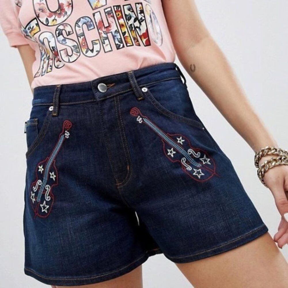 Love Moschino New Love Moschino Embroidered Guitar Denim Shorts Size 26 Size 26" / US 2 / IT 38 - 2 Thumbnail