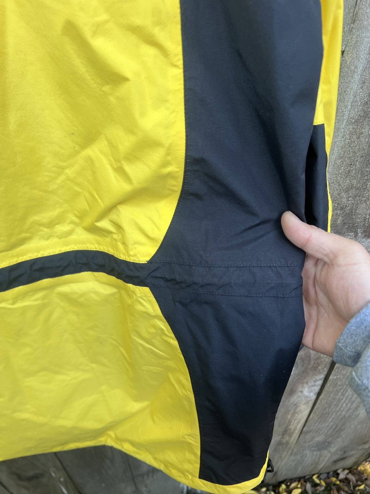The North Face The North Face Gore-Tex Vintage Yellow Shell Size US L / EU 52-54 / 3 - 10 Thumbnail