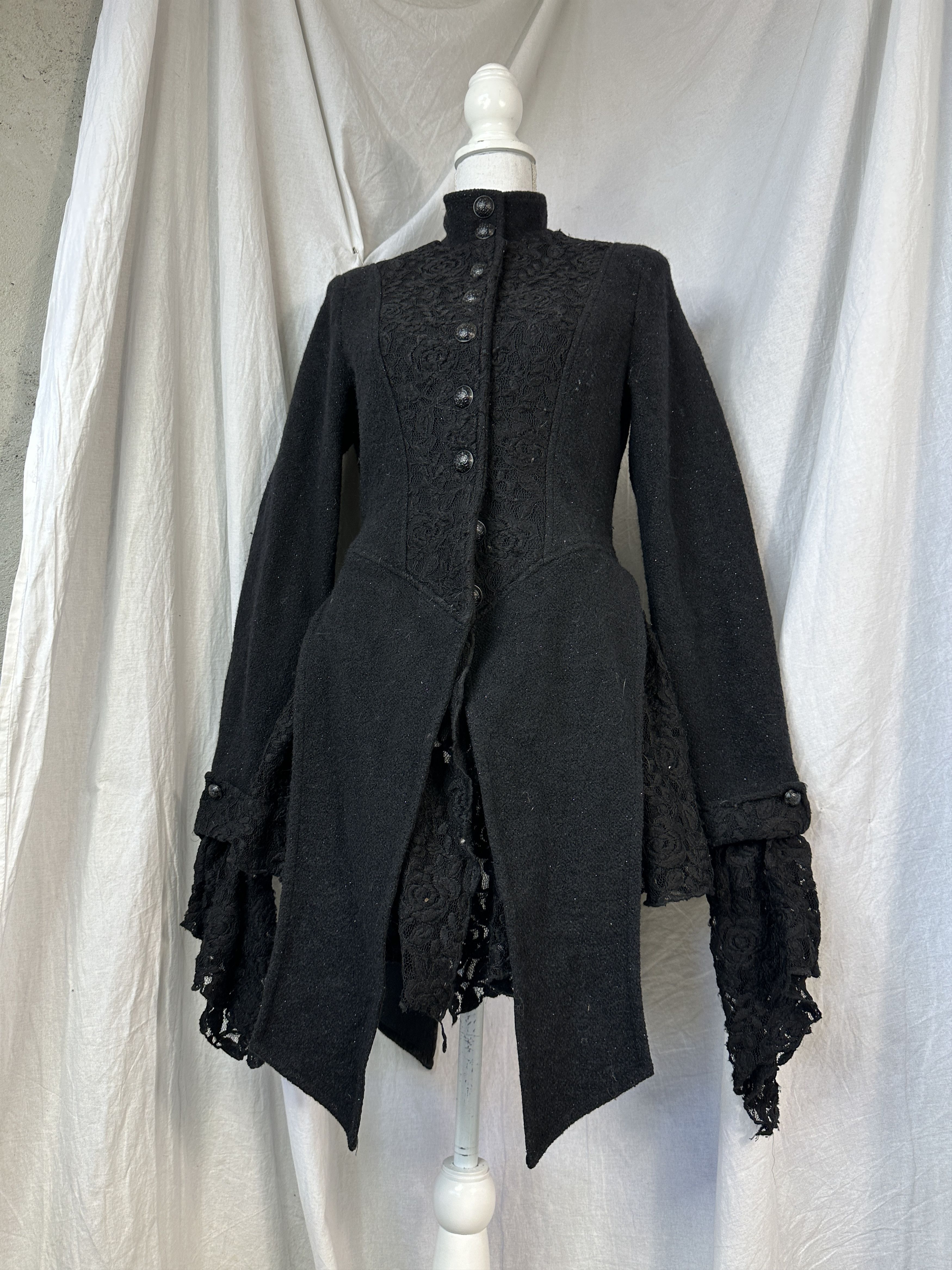 Vintage Avant Garde Vintage Y2K Archive Goth Cut Out Lace Coat Size M / US 6-8 / IT 42-44 - 1 Thumbnail