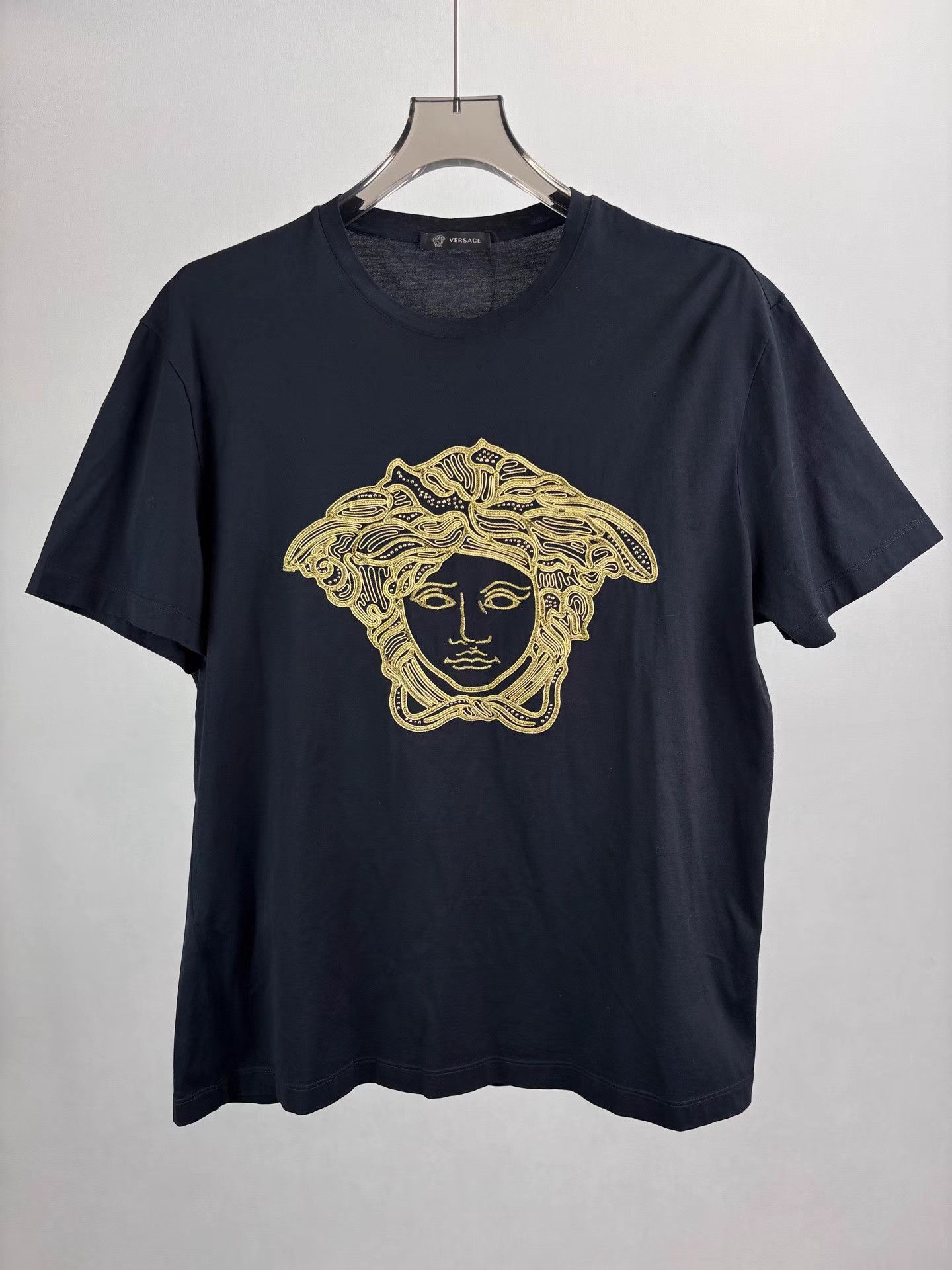 Versace VERSACE Gold Thread Medusa Embroidered T-shirt K1 Size US XXL / EU 58 / 5 - 1 Thumbnail
