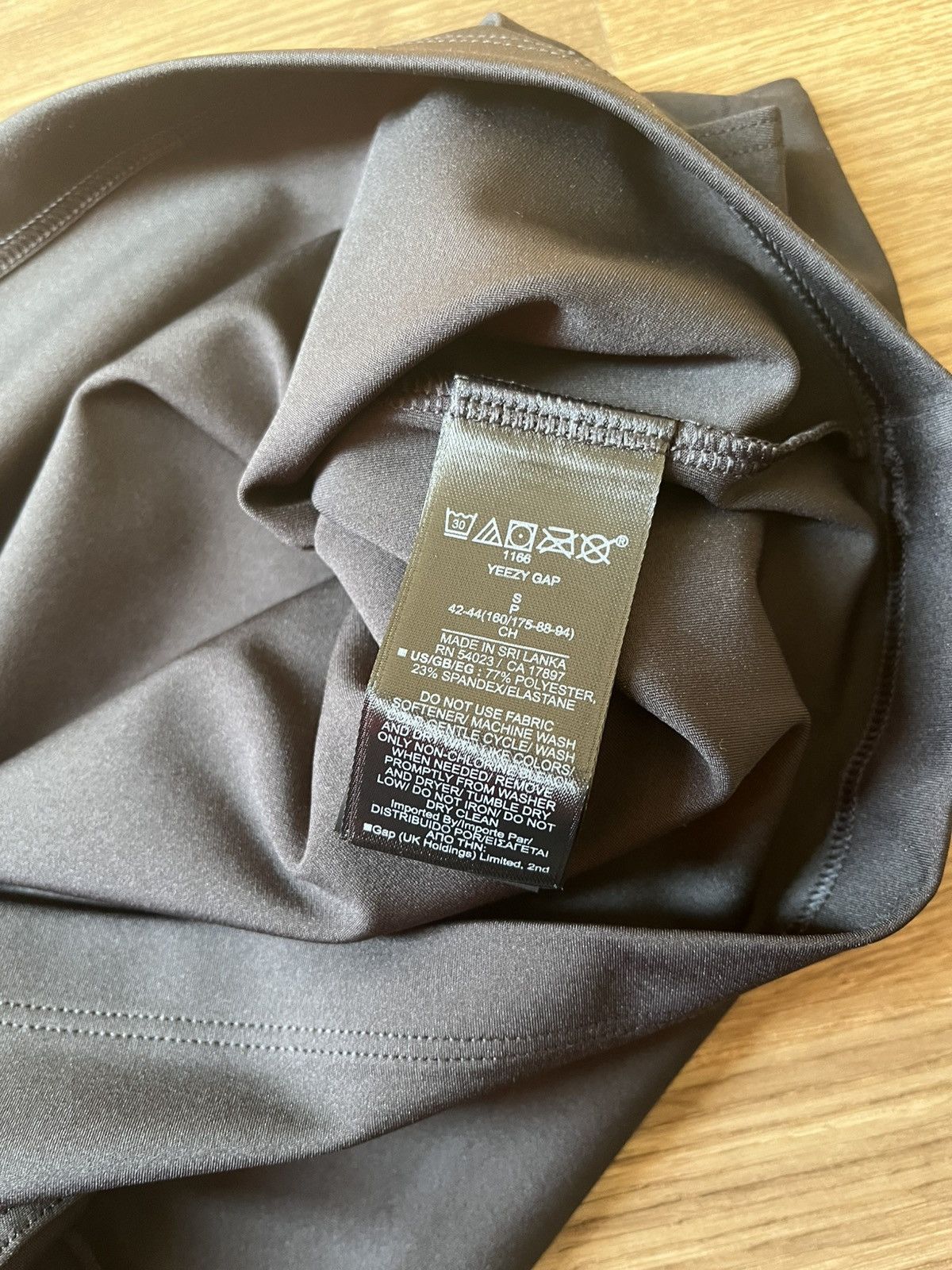 Balenciaga × Gap × Kanye West YGEBB Yeezy Gap Sleeveless Second Skin Black Size Small Size US S / EU 44-46 / 1 - 6 Thumbnail