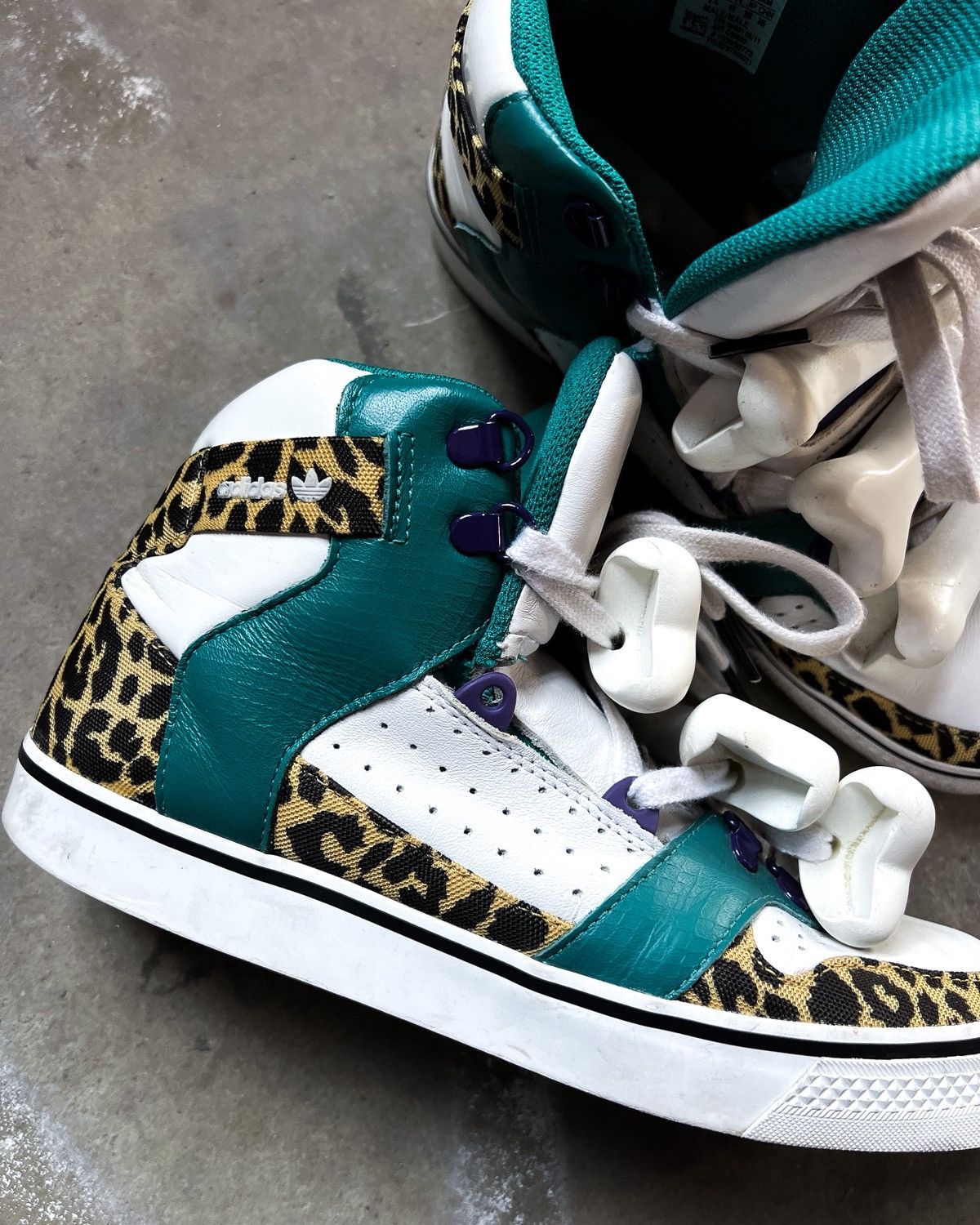 Jeremy Scott A/W11 JS ‘FLINTSTONES’ BONES Size US 7 / EU 40 - 6 Thumbnail