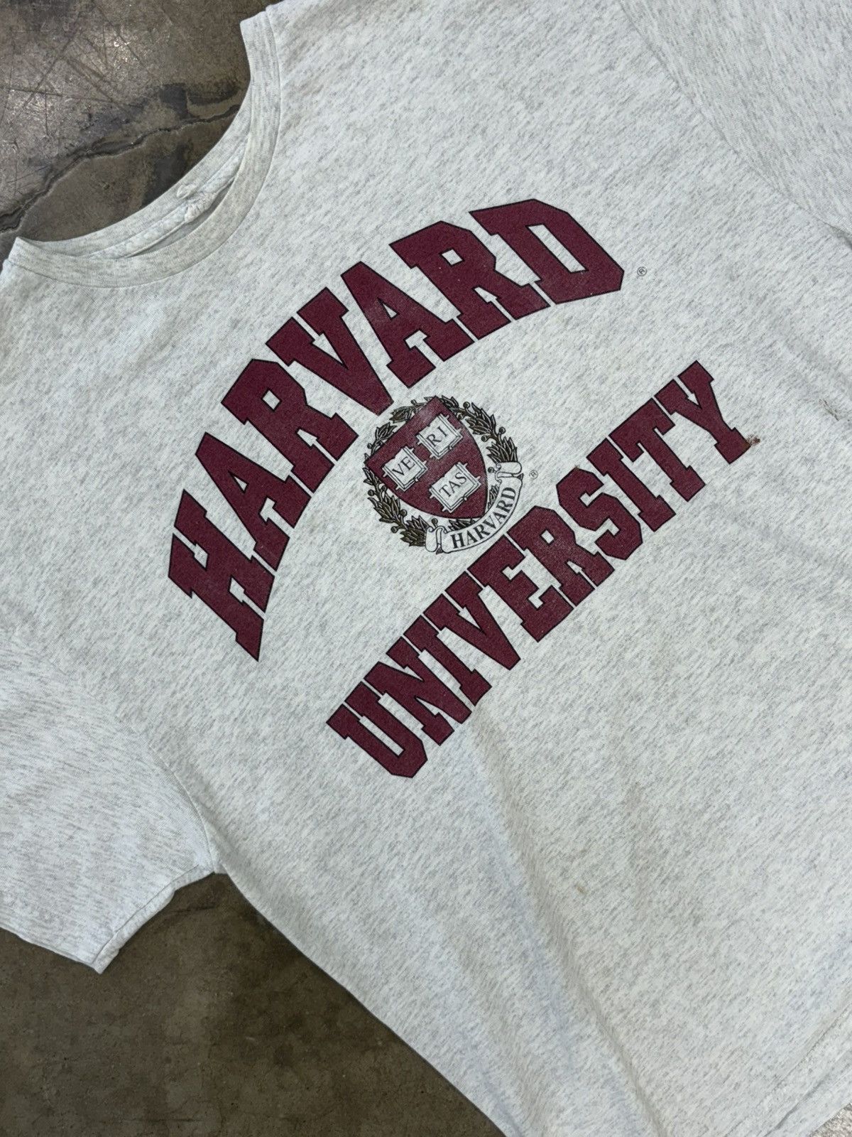Vintage Vintage Harvard University Crest Tee XL Size US XL / EU 56 / 4 - 1 Thumbnail