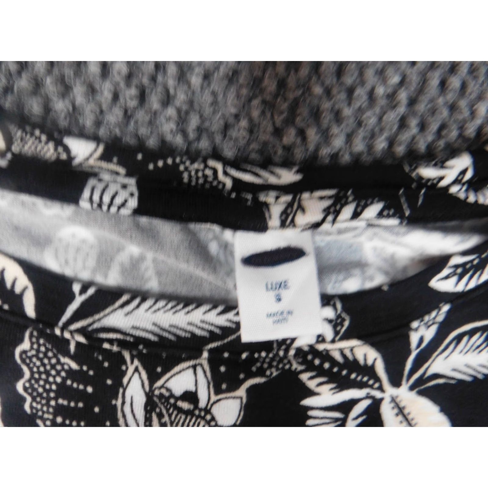 Old Navy Old Navy Blouse Women S Black Floral Stretch Pullover Knit Rayon Short Sleeve Round Neck Casual Basic Size S / US 4 / IT 40 - 5 Thumbnail