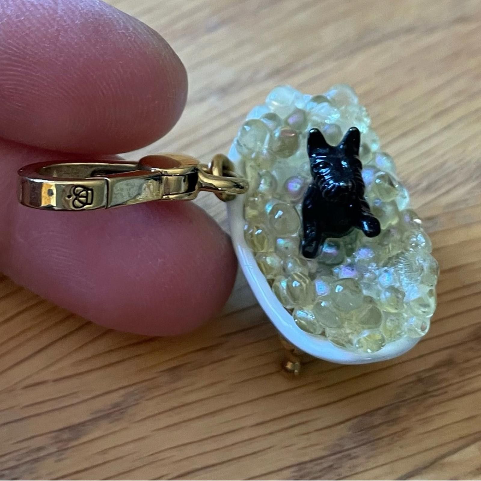 Juicy Couture Jeans Rare Juicy Couture Bubble Bath Tub Yorkie Pulsera Charm EUC Size ONE SIZE - 9 Thumbnail