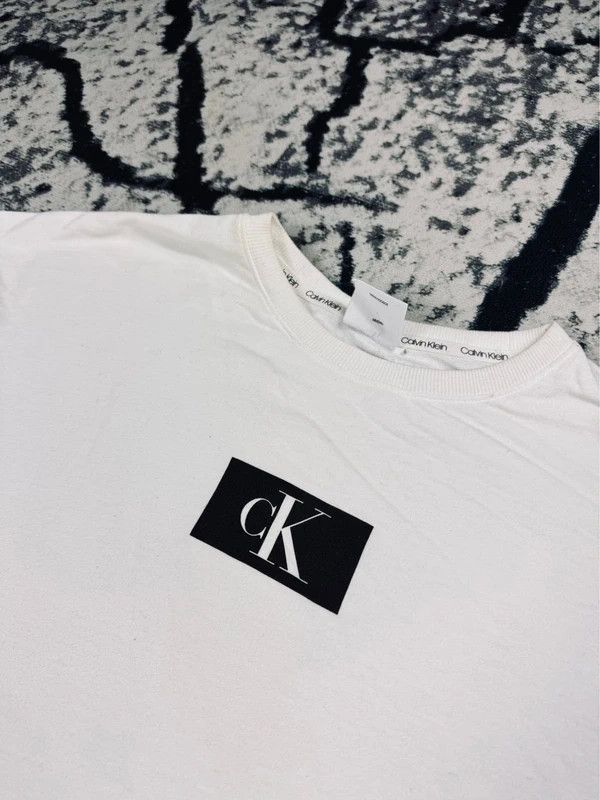 Calvin Klein Calvin Klein center logo crewneck sweatshirt white black M Size US M / EU 48-50 / 2 - 3 Thumbnail