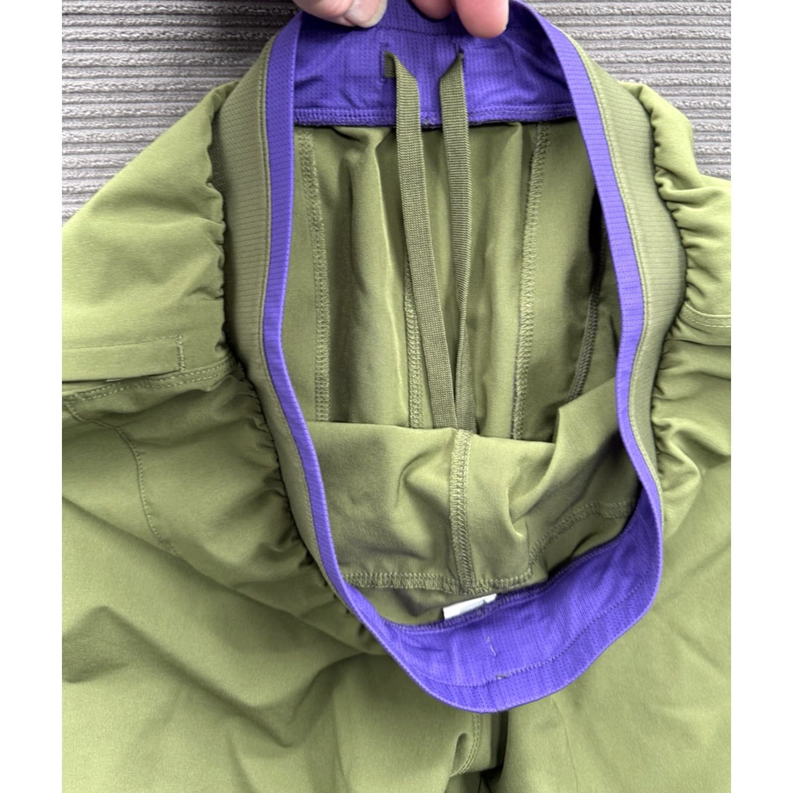 Fabletics Fabletics Men Short Athletic Green Small S Drawstring Pockets Gym Running 7 Inseam Size US 29 - 7 Thumbnail