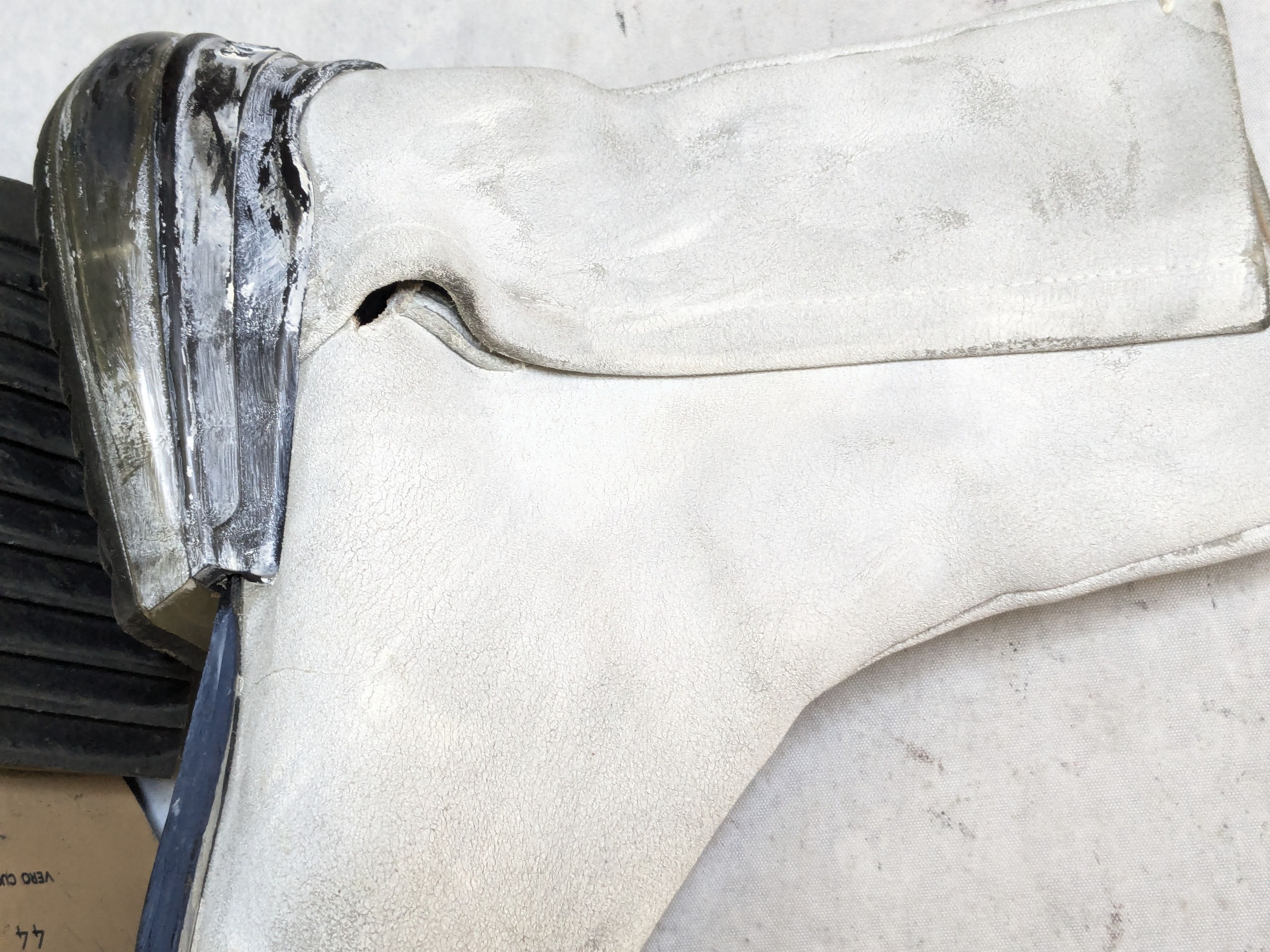 Maison Margiela Maison Margiela Tabi Boots White 11 44 Painted Leather Size US 11 / EU 44 - 8 Thumbnail